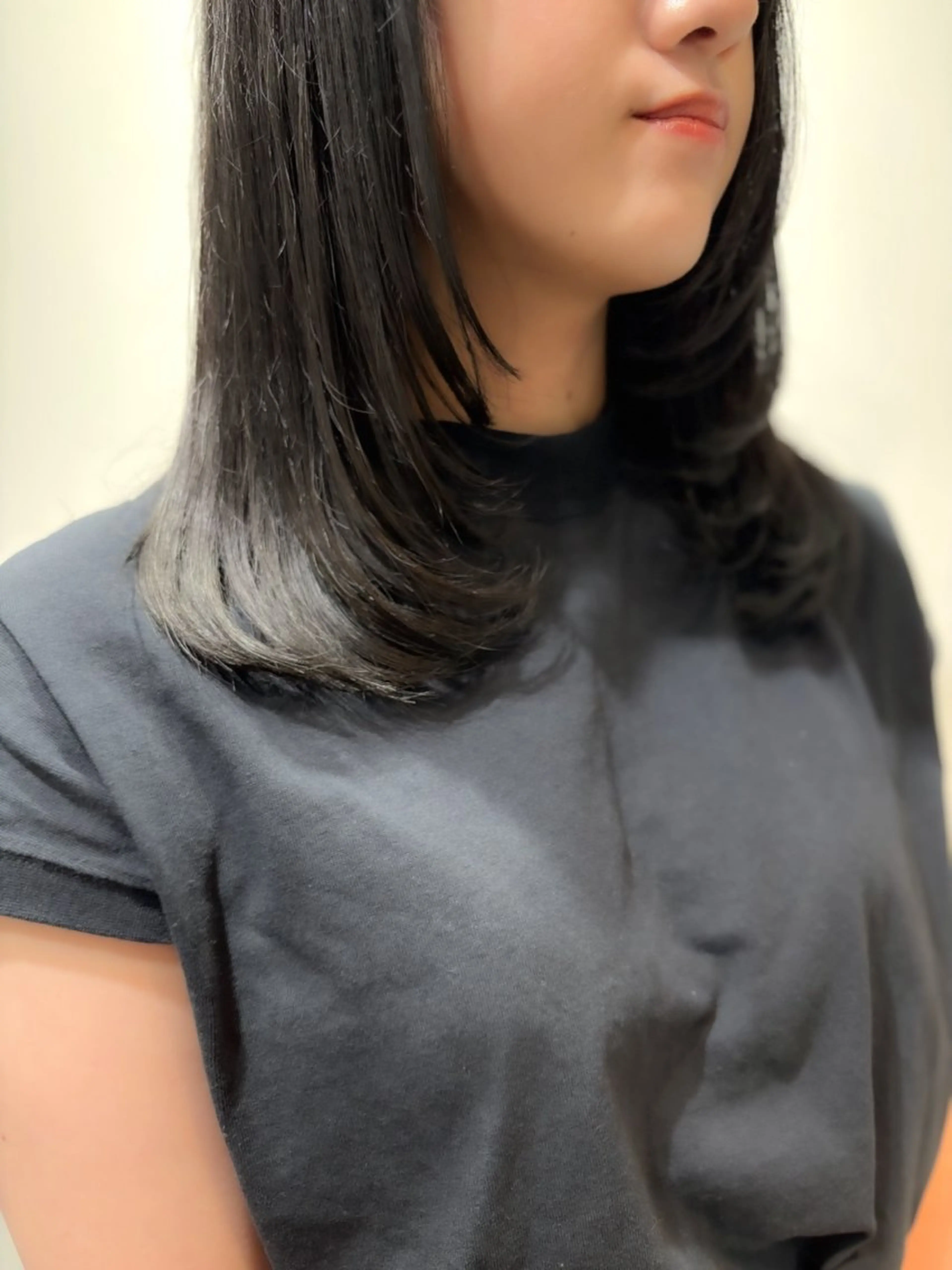 ミディアム カラー 顔まわりレイヤー 顔周りカット レイヤーカット カット ヘアカラー ducha所属・DUCHA Tomida naoのヘアスタイル