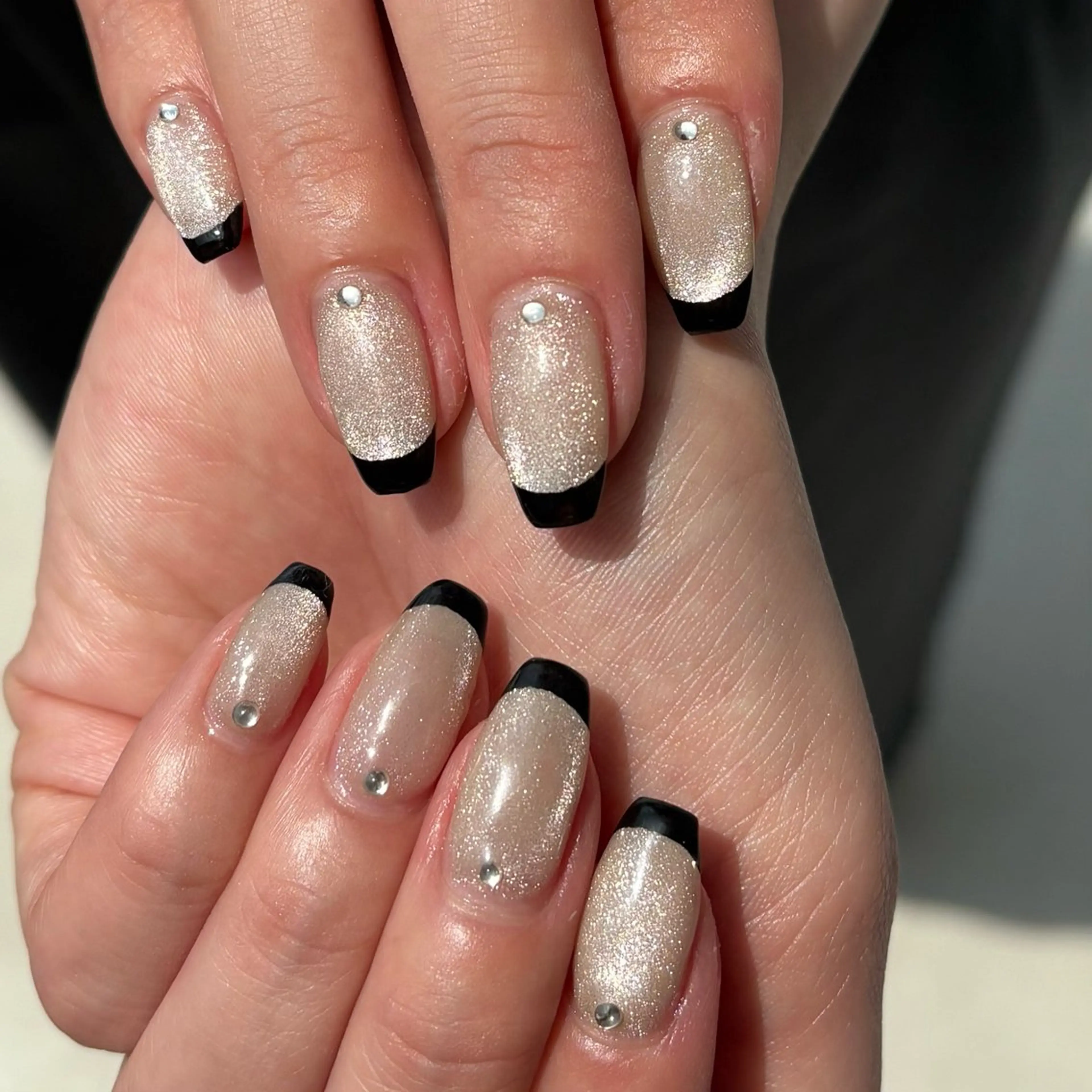 ネイル フレンチネイル マグネットネイル ハンドネイル ネイルサロンAmo 🎀のネイルデザイン