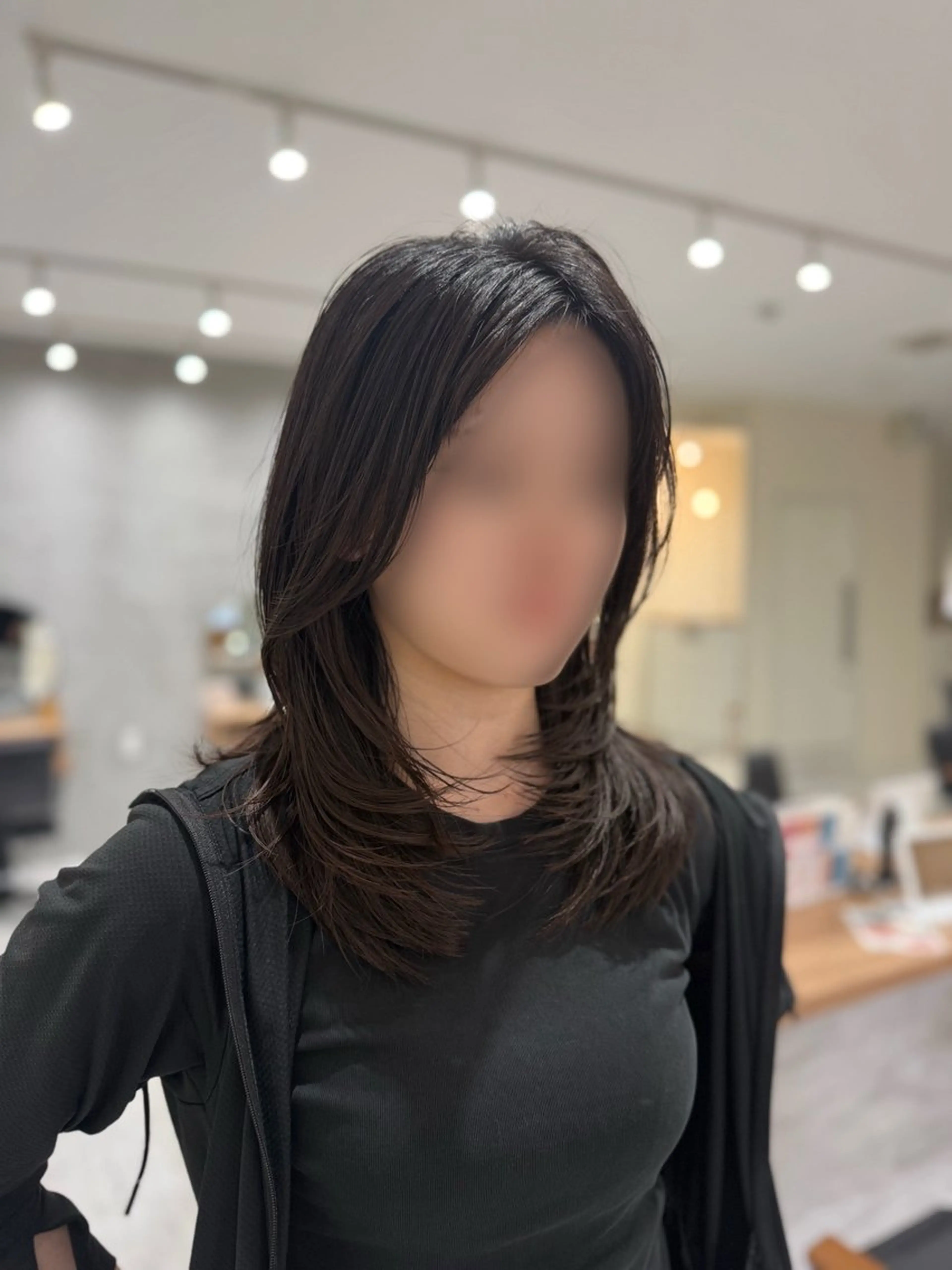 セミロング レイヤーカット カット 🤍透明感カラー/ レイヤー/SUのヘアスタイル