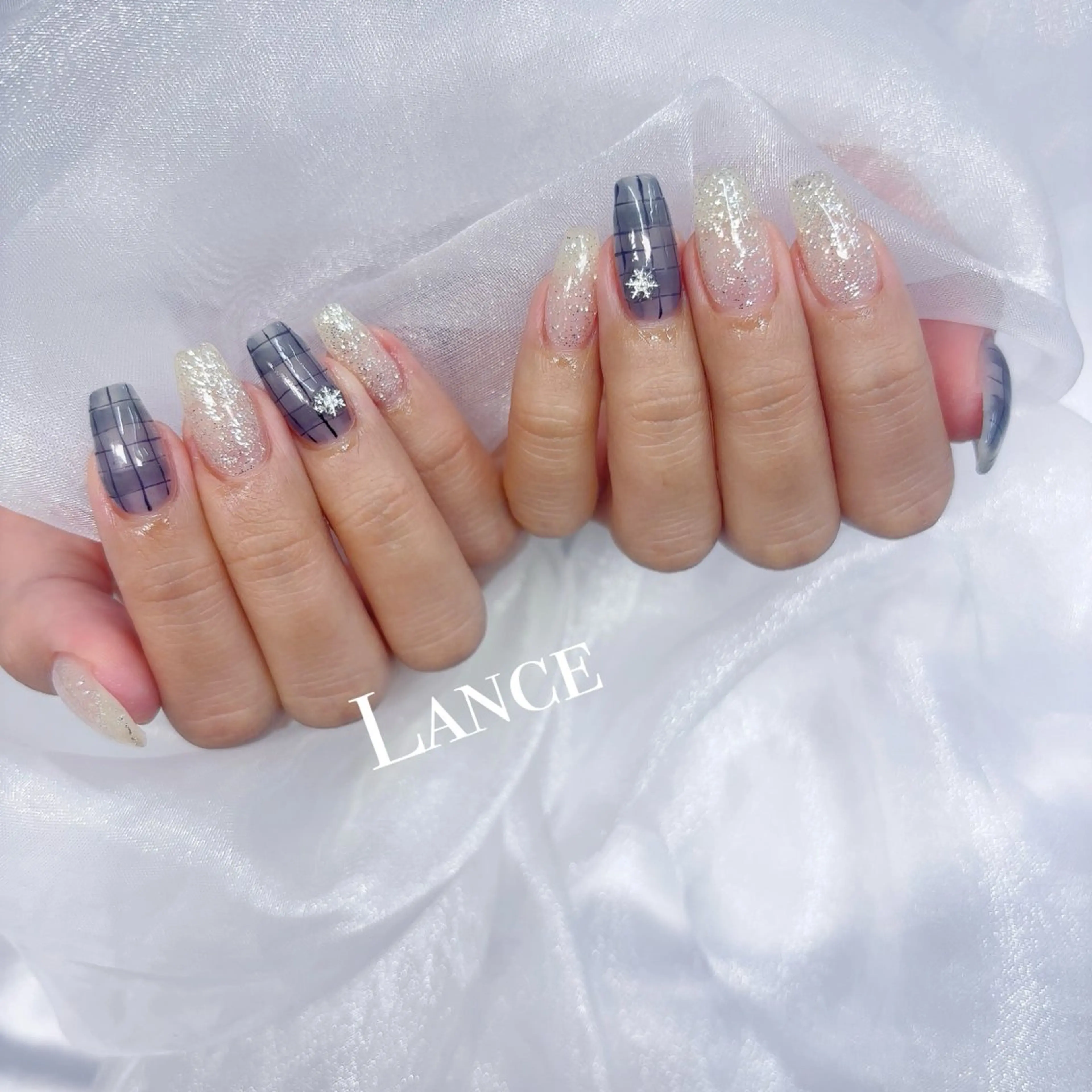 ネイル オーロラネイル フットネイル フレンチネイル ガラスフレンチ 氷ネイル・うるうるネイル ハンドネイル Lance nailのネイルデザイン