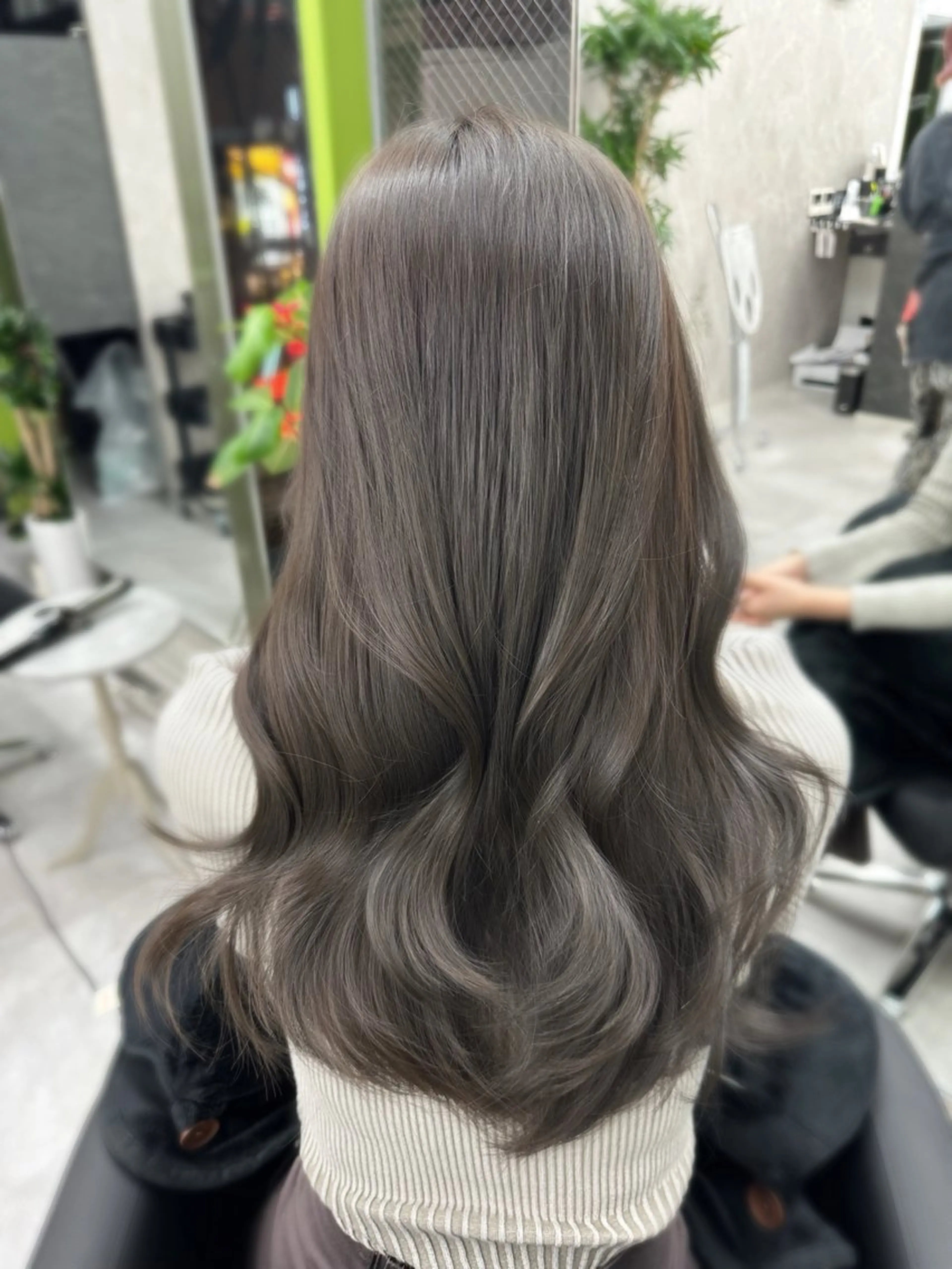 セミロング カラー ブリーチ ダブルカラー ブリーチなしカラー 顔まわりレイヤー 顔周りカット カット ヘアカラー トリートメント なんば/透明感カラー 韓国ヘア/田之上千尋のヘアスタイル