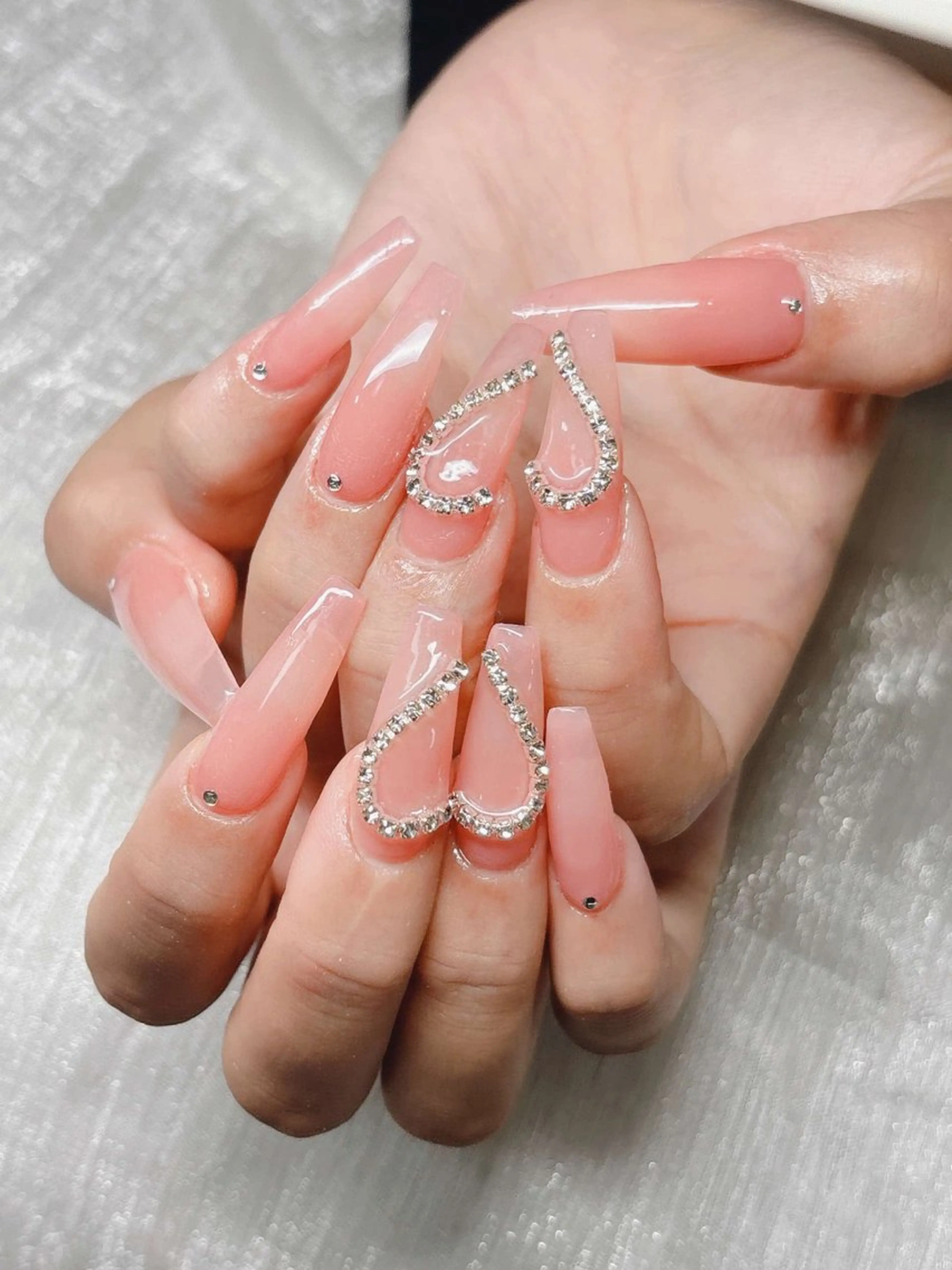 ネイル 長さ出し グラデーション 卒業式 キラキラネイル マグネットネイル Lee Nailsのネイルデザイン