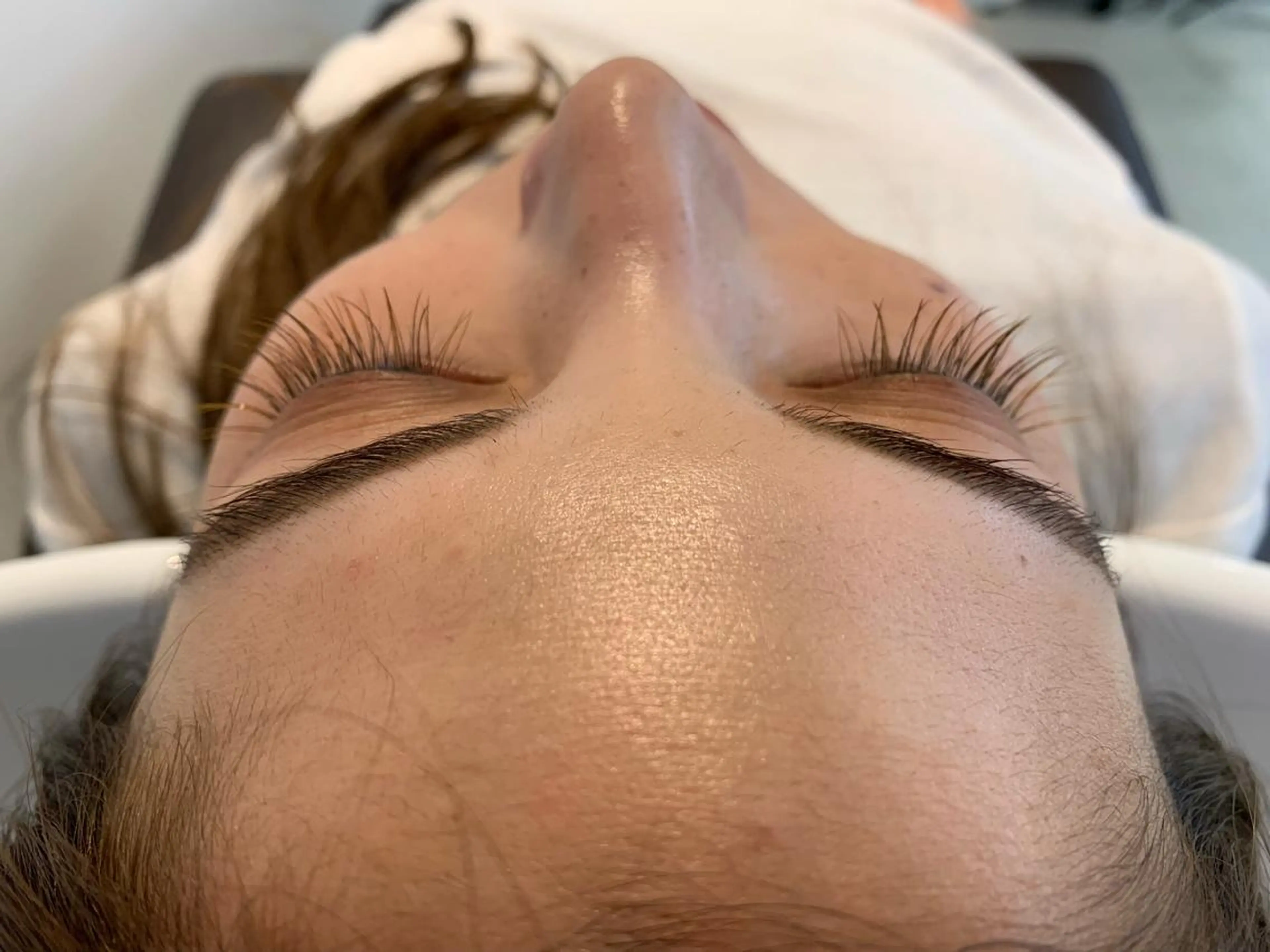 マツエク・マツパ フラットラッシュ eyelush color world庄内駅前所属・シールエクステ／豊中 吉田孝司のヘアスタイル