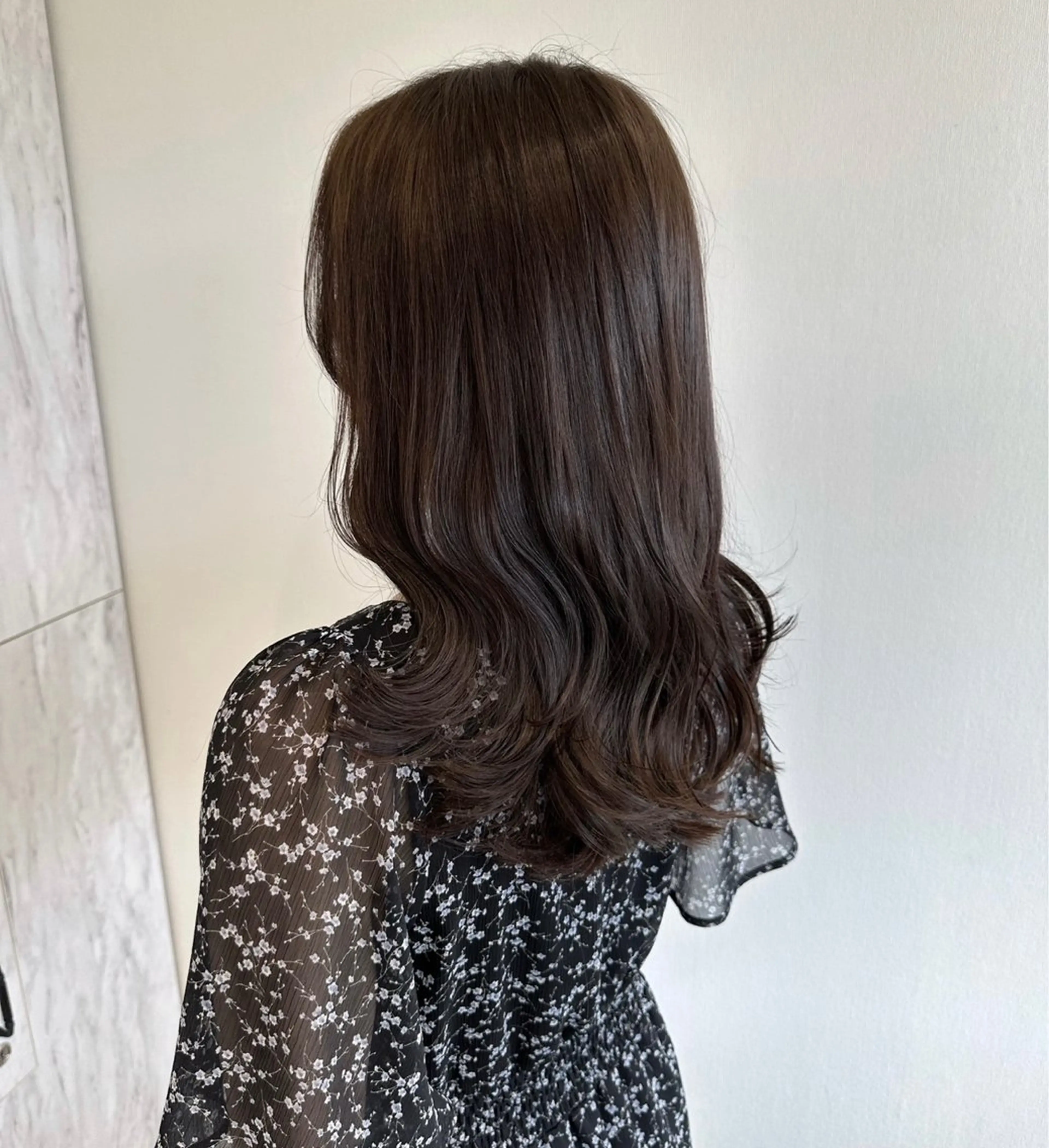 セミロング レイヤーカット/ 艶カラー/亜澄のヘアスタイル