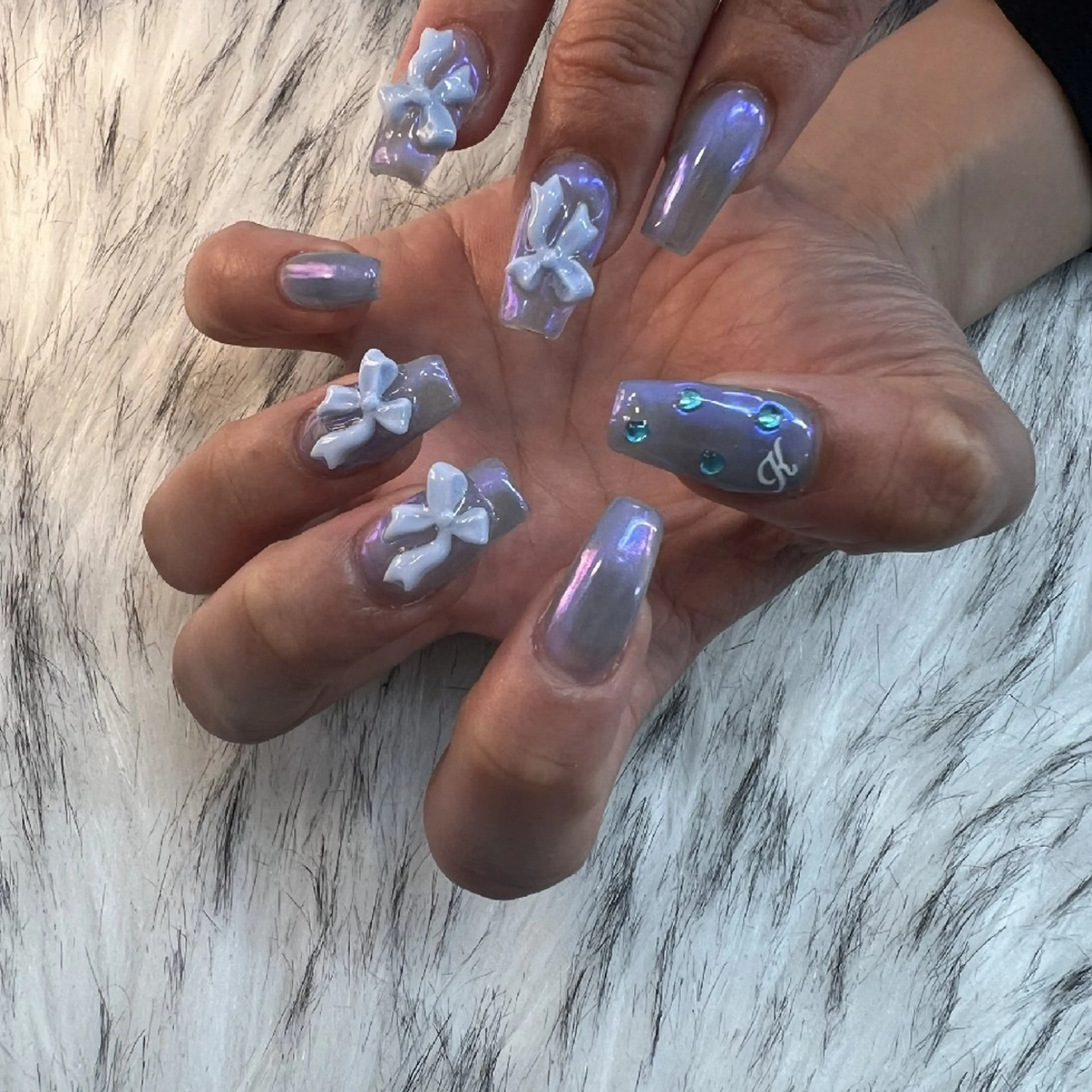 ネイル ハンドネイル RUNWAY 　　の眉毛・アイブロウイメージ