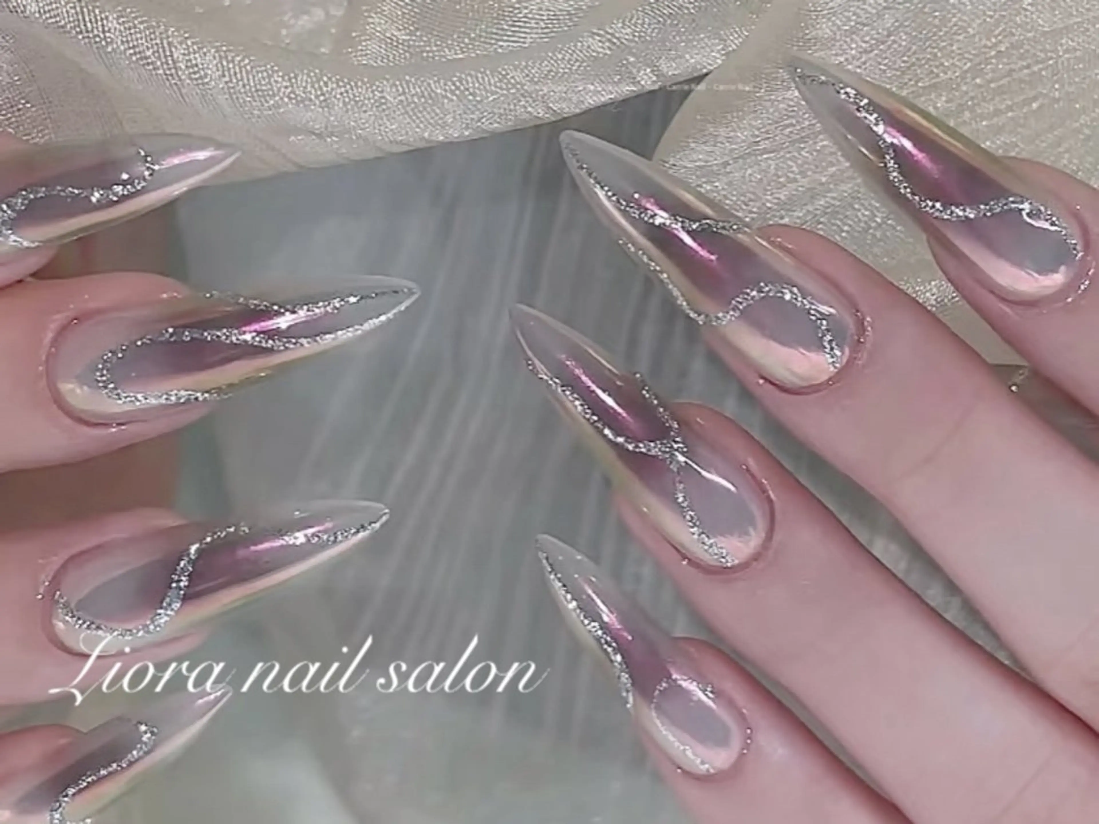 ネイル フレンチネイル ジェルネイル ガーリー グラデーション キラキラネイル ハンドネイル Liora nail 1のネイルデザイン