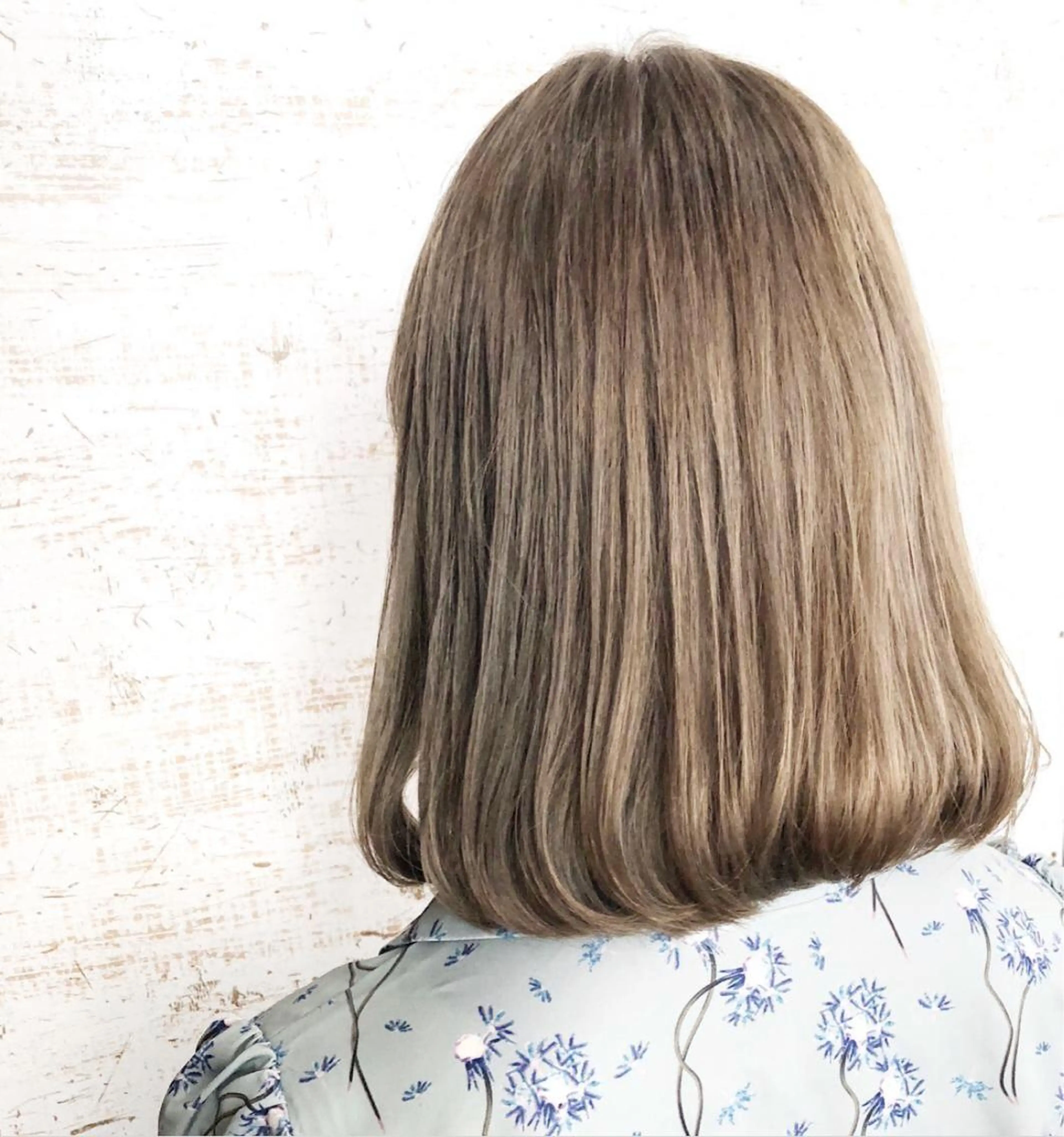 ミディアム カラー ベージュカラー ブリーチ ケアブリーチ ミルクティーベージュ トリートメント ケアブリーチ /髪質 改善/古橋圭史郎のヘアスタイル