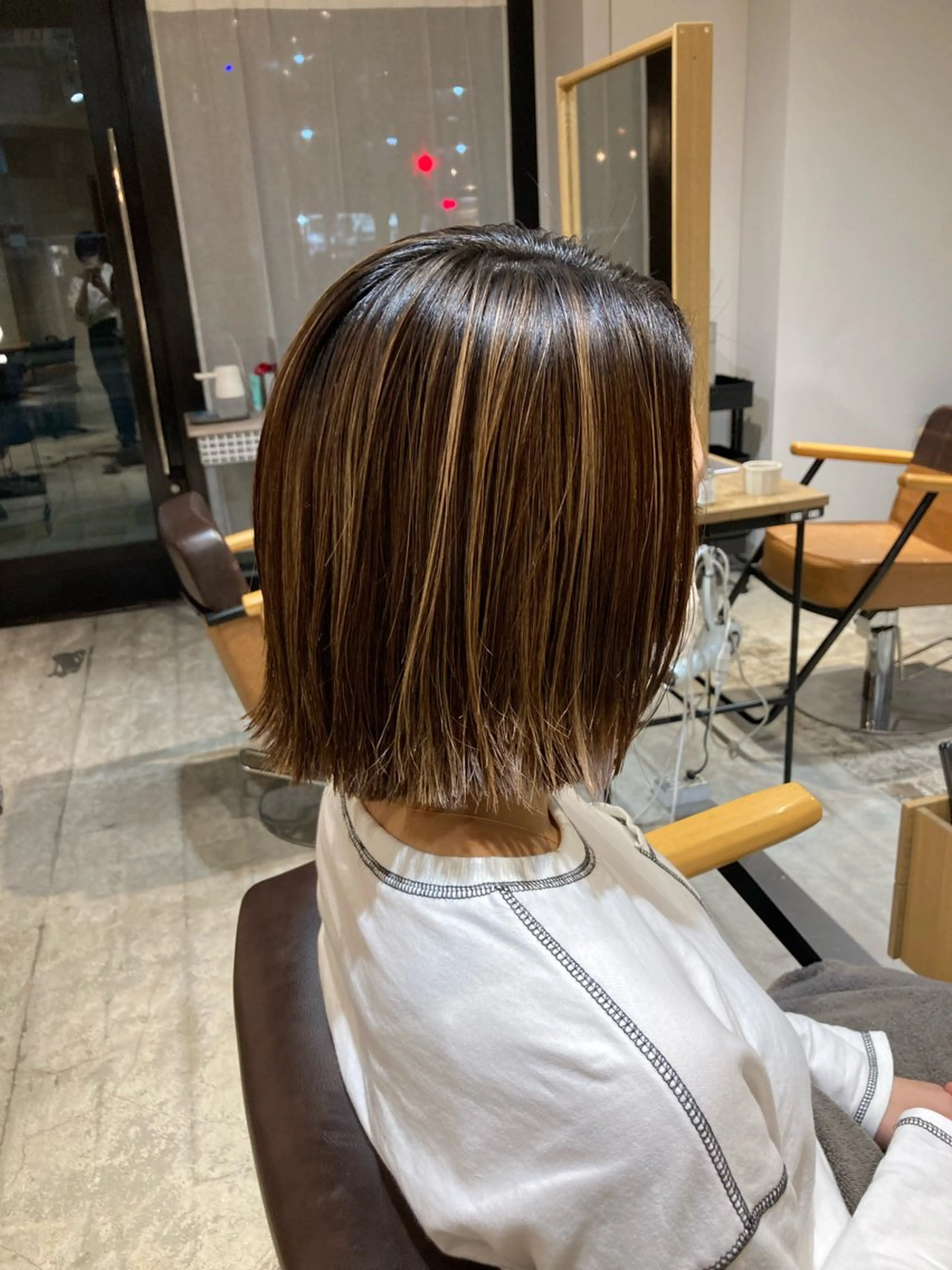 ショート ボブ ハイライト まるやま ゆいかのヘアスタイル