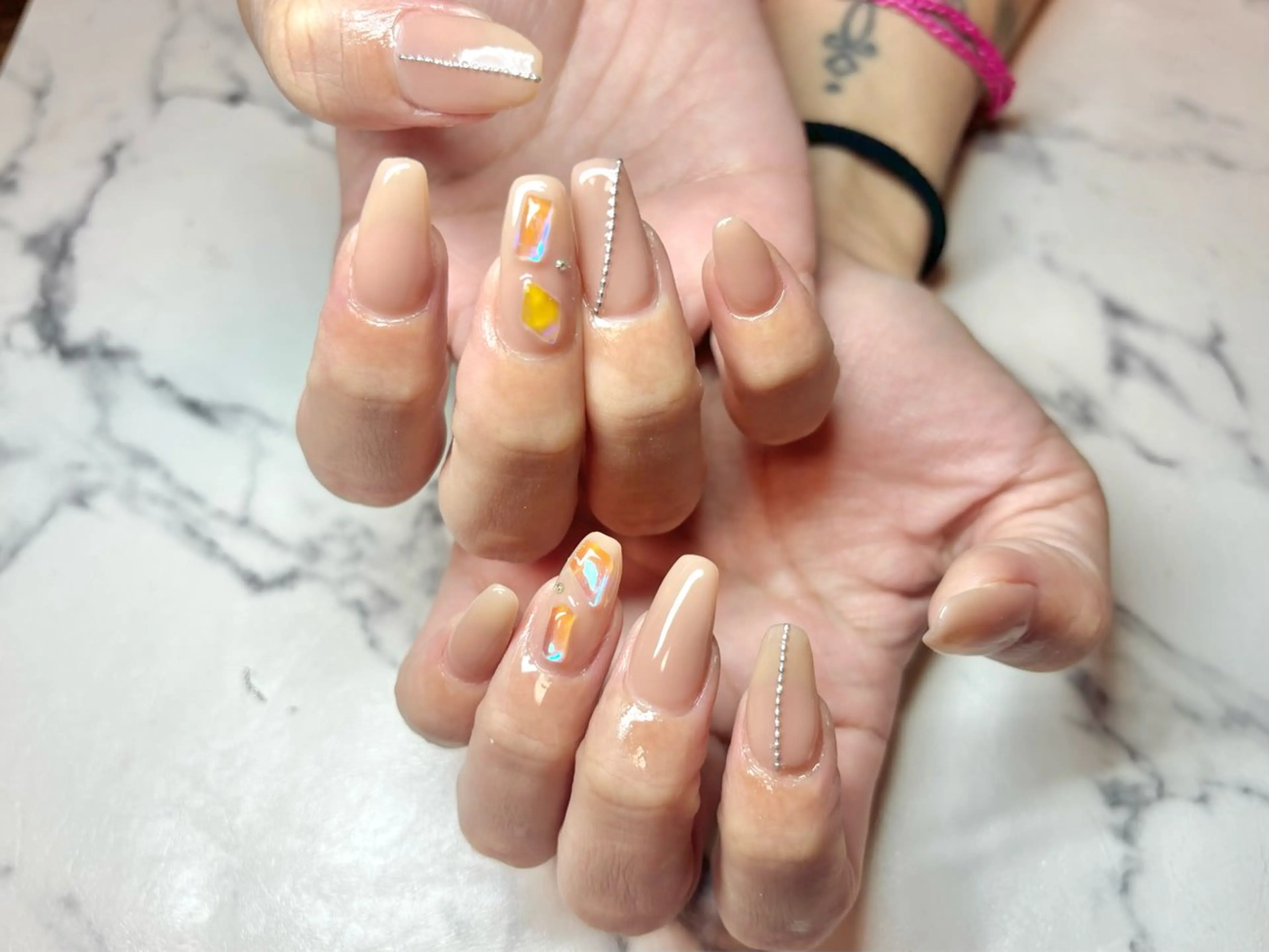 ネイル 長さ出し ストーンネイル mimimi nail所属・I. MITSUKIのネイルデザイン