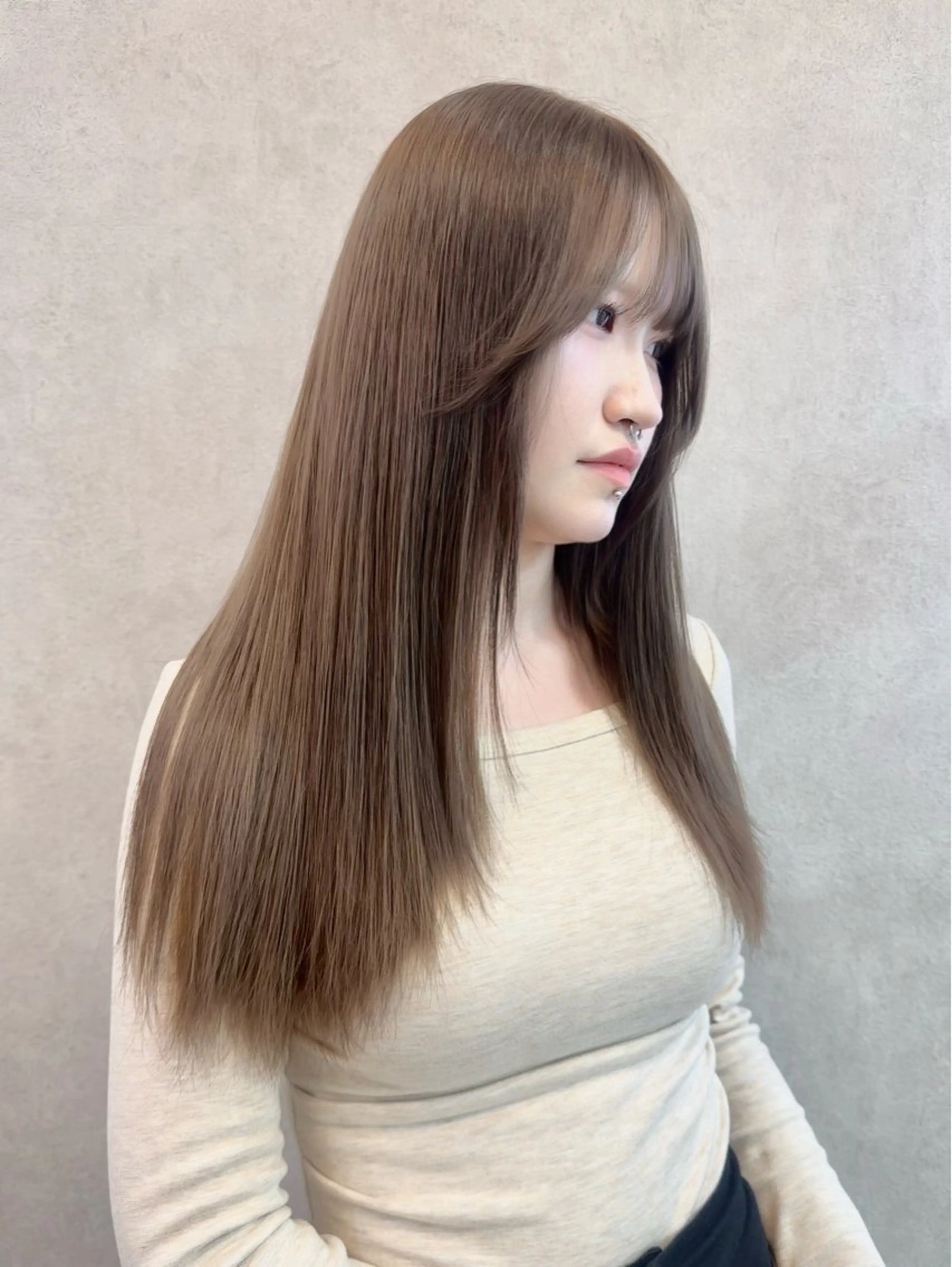 セミロング カラー ヘアアレンジ ヘアカラー トリートメント yuuto🌈 冬の透け感カラーのヘアスタイル