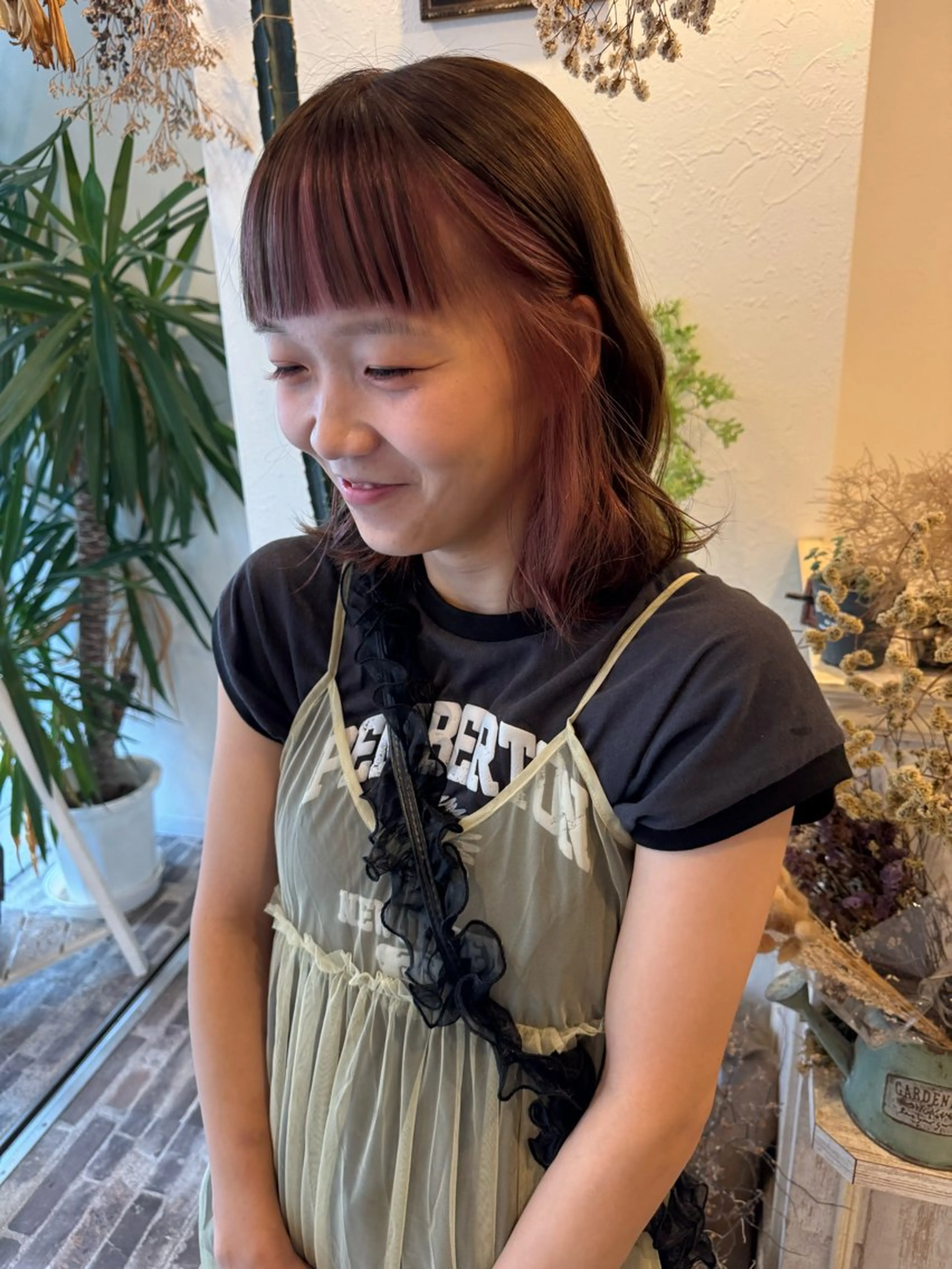 ミディアム カラー ミストバング ベージュカラー ブラウンカラー  フェイスフレーミング ピンクカラー ヘアカラー m ā l o.🌷 サカモトマイコのヘアスタイル