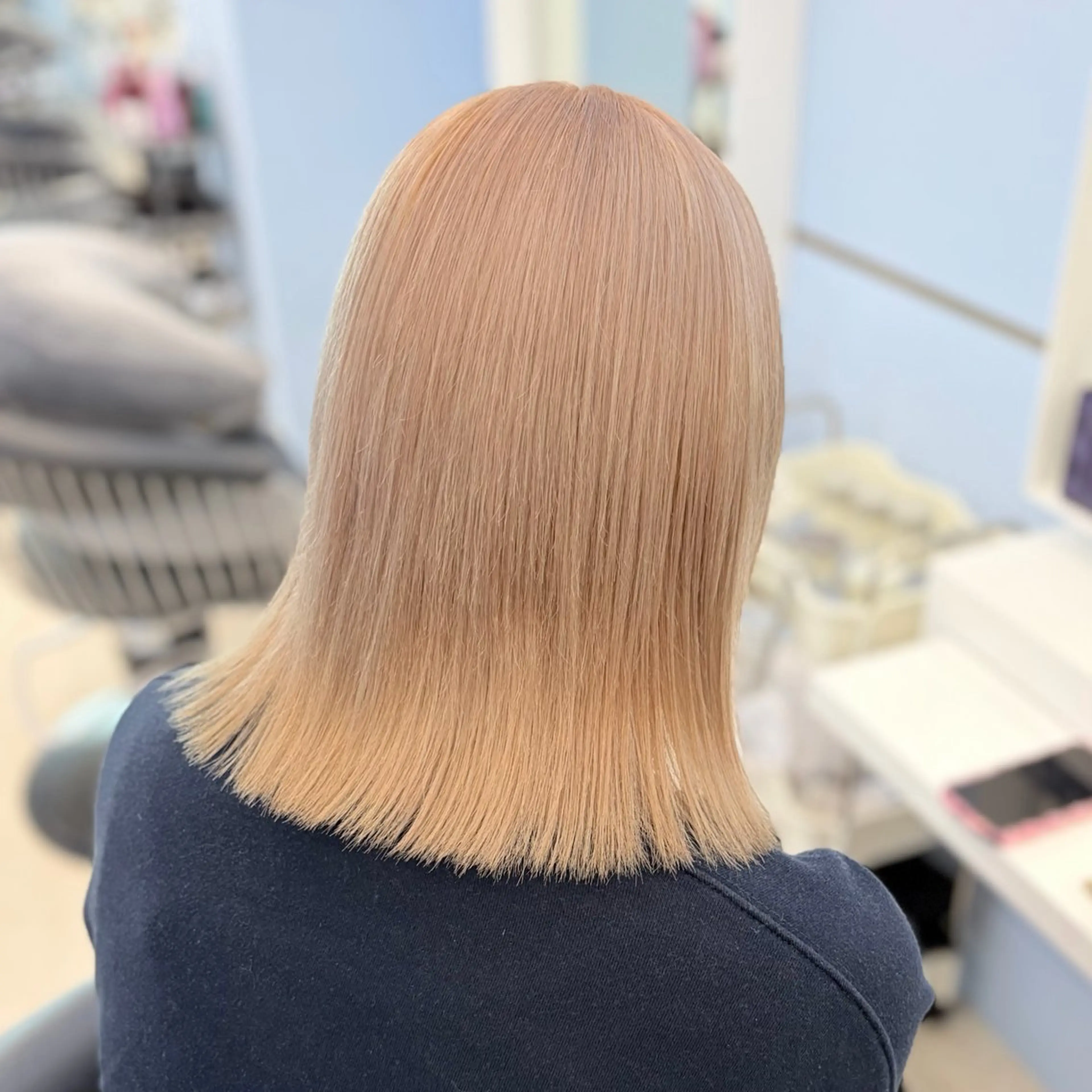 ミディアム カラー ベージュカラー ブリーチ ミルクティーベージュ カット ヘアカラー Ayu🍯/栄/ブ リーチカラー/ヘアメのヘアスタイル