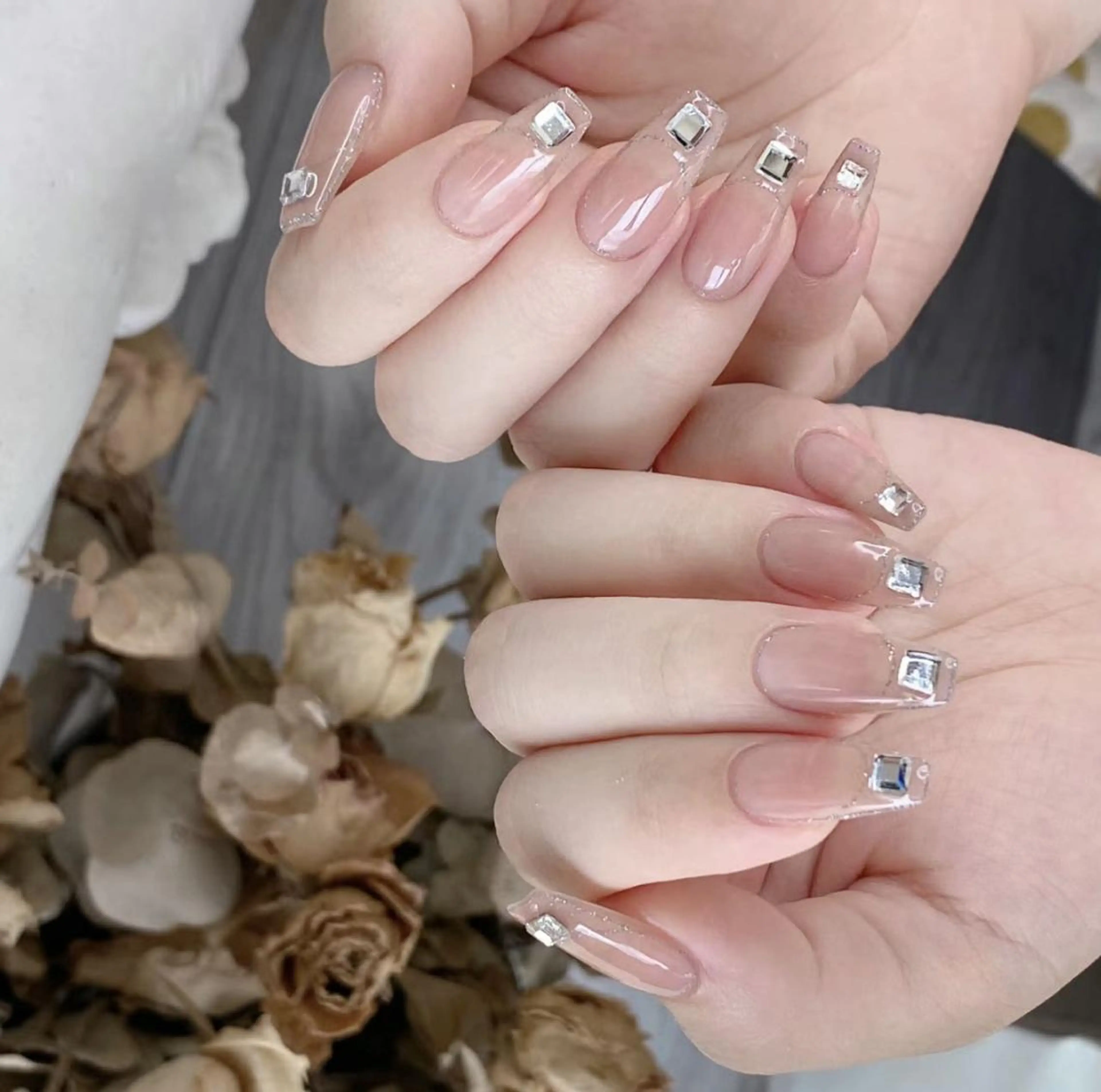 ネイル アートネイル 長さ出し ネイルチップ Queens PUPUのネイルデザイン