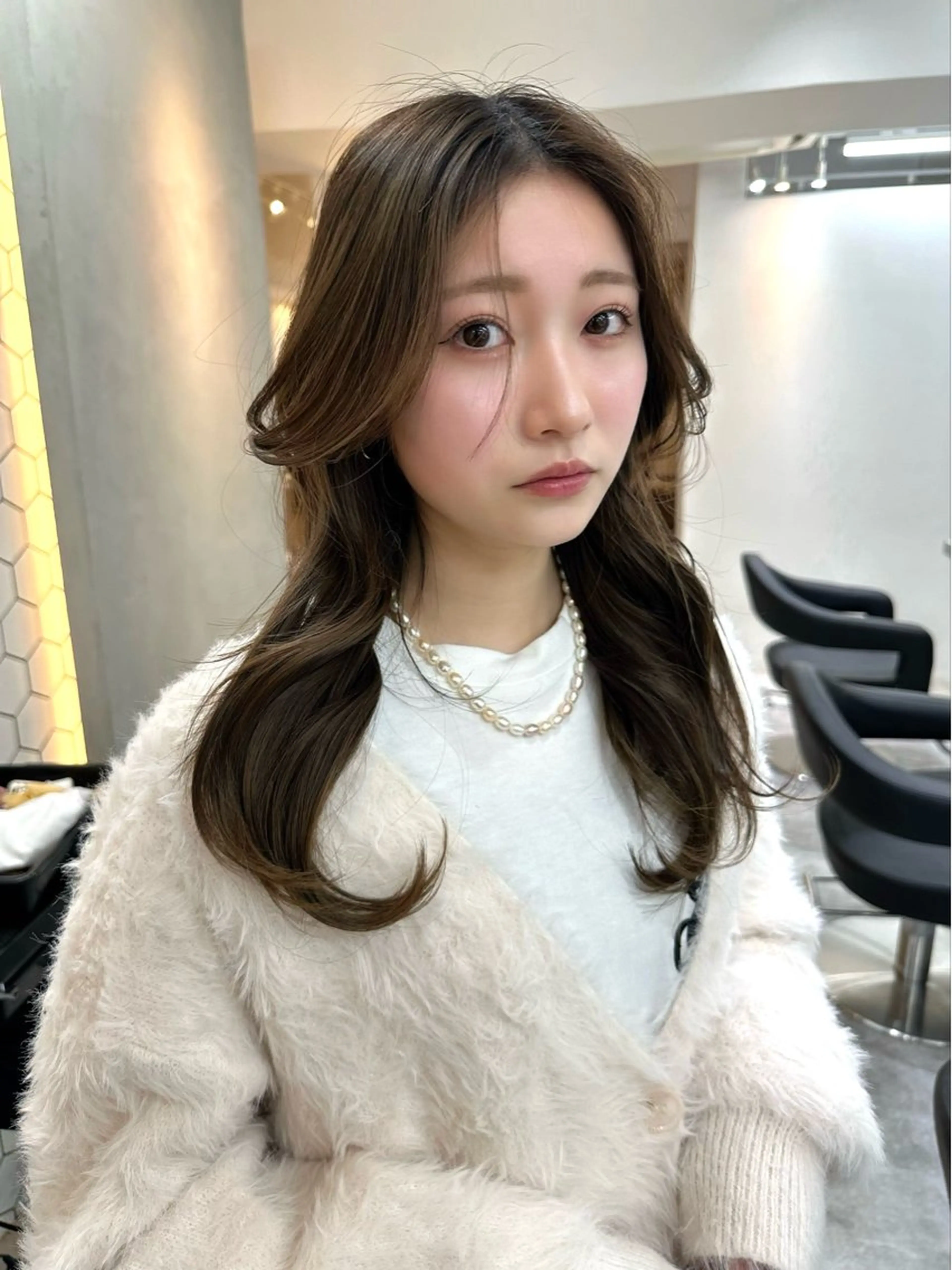 セミロング カラー カット ヘアカラー トリートメント 艶髪レイヤー顔周り グレージュ添田晃基のヘアスタイル