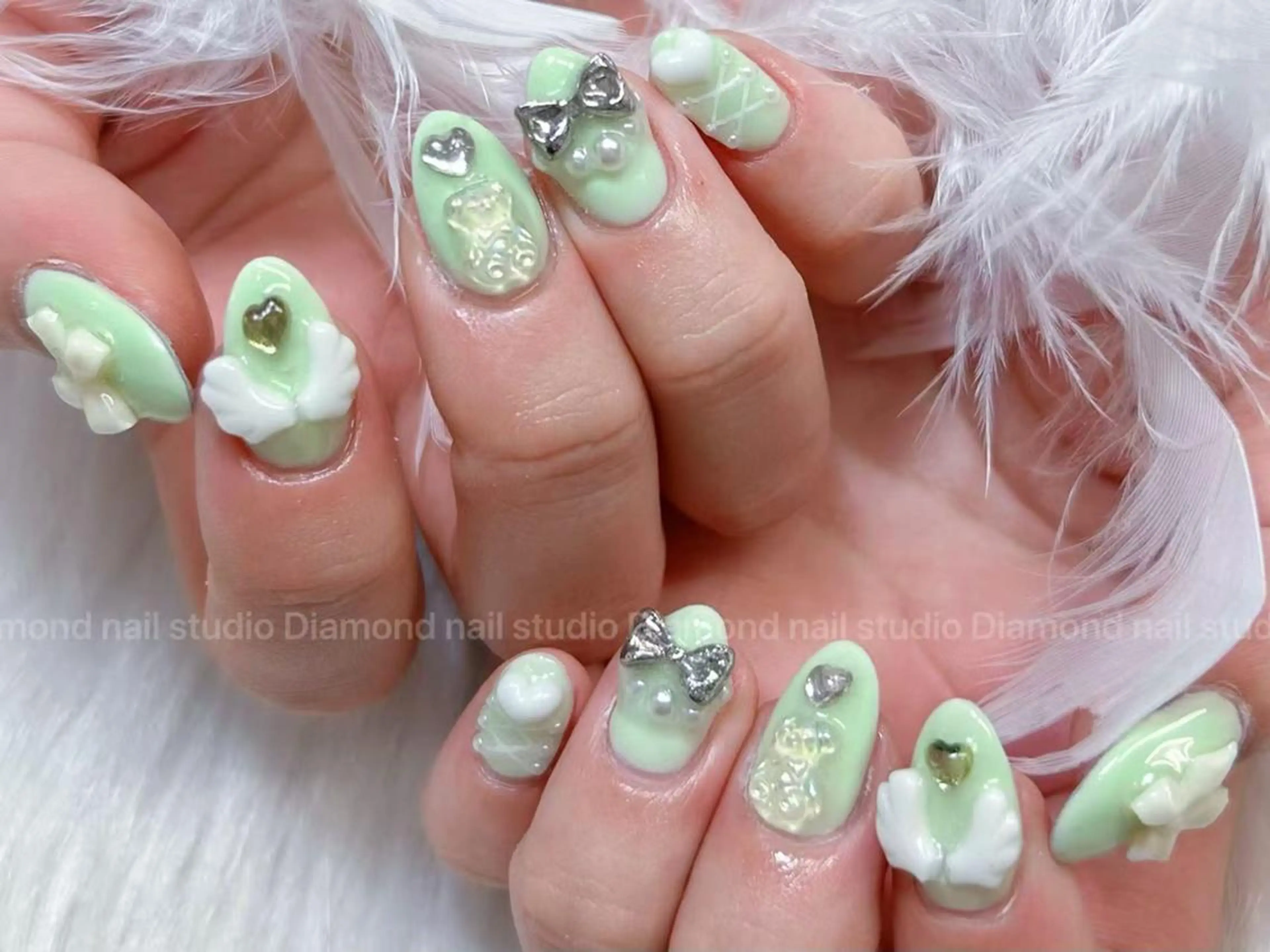 ネイル アートネイル オーロラネイル ガーリー キラキラネイル 韓国ネイル ハンドネイル ハンドケア Diamond ✨のネイルデザイン