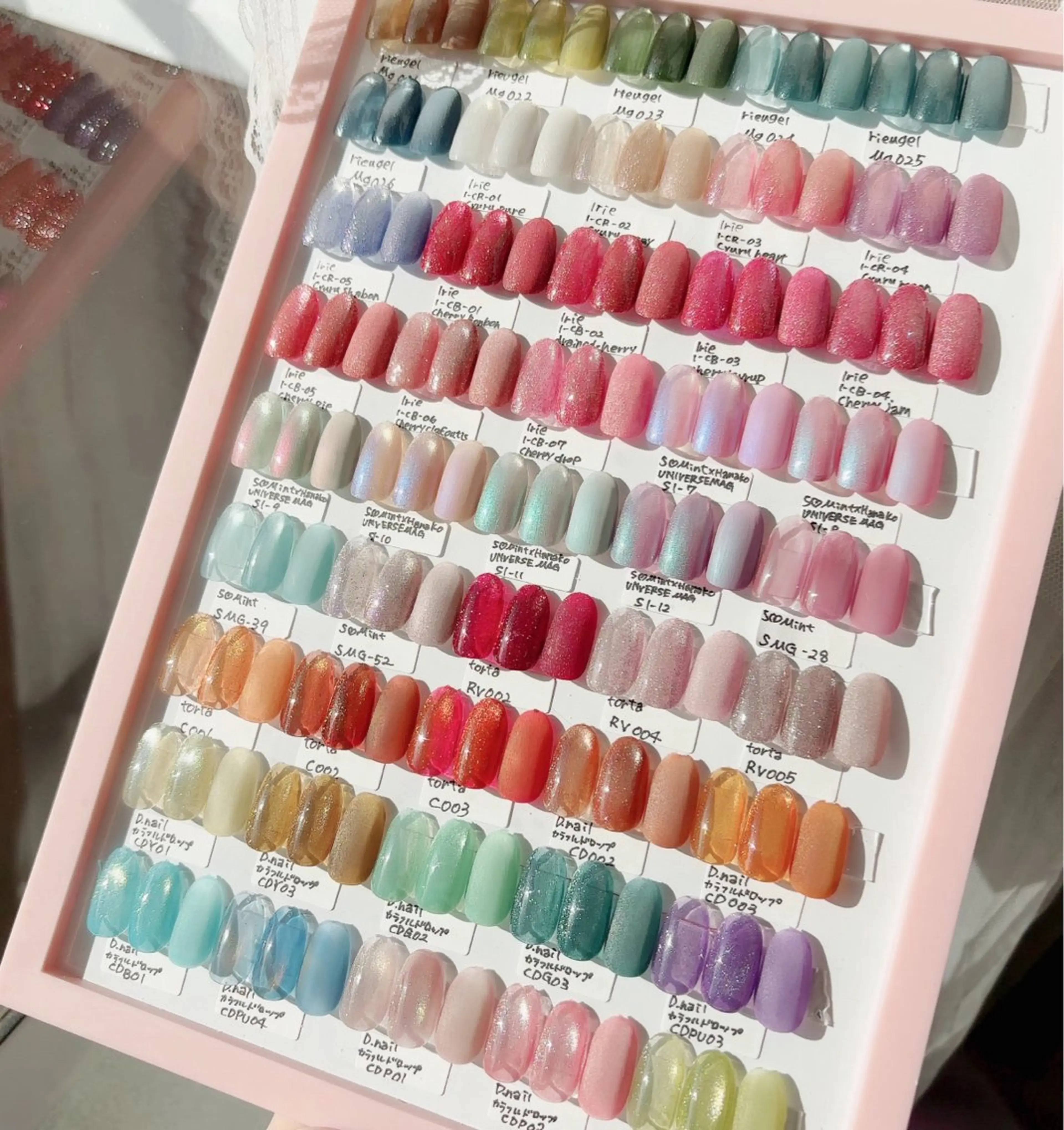 ネイル マグネットネイル ハンドネイル RiZ nail salonのネイルデザイン