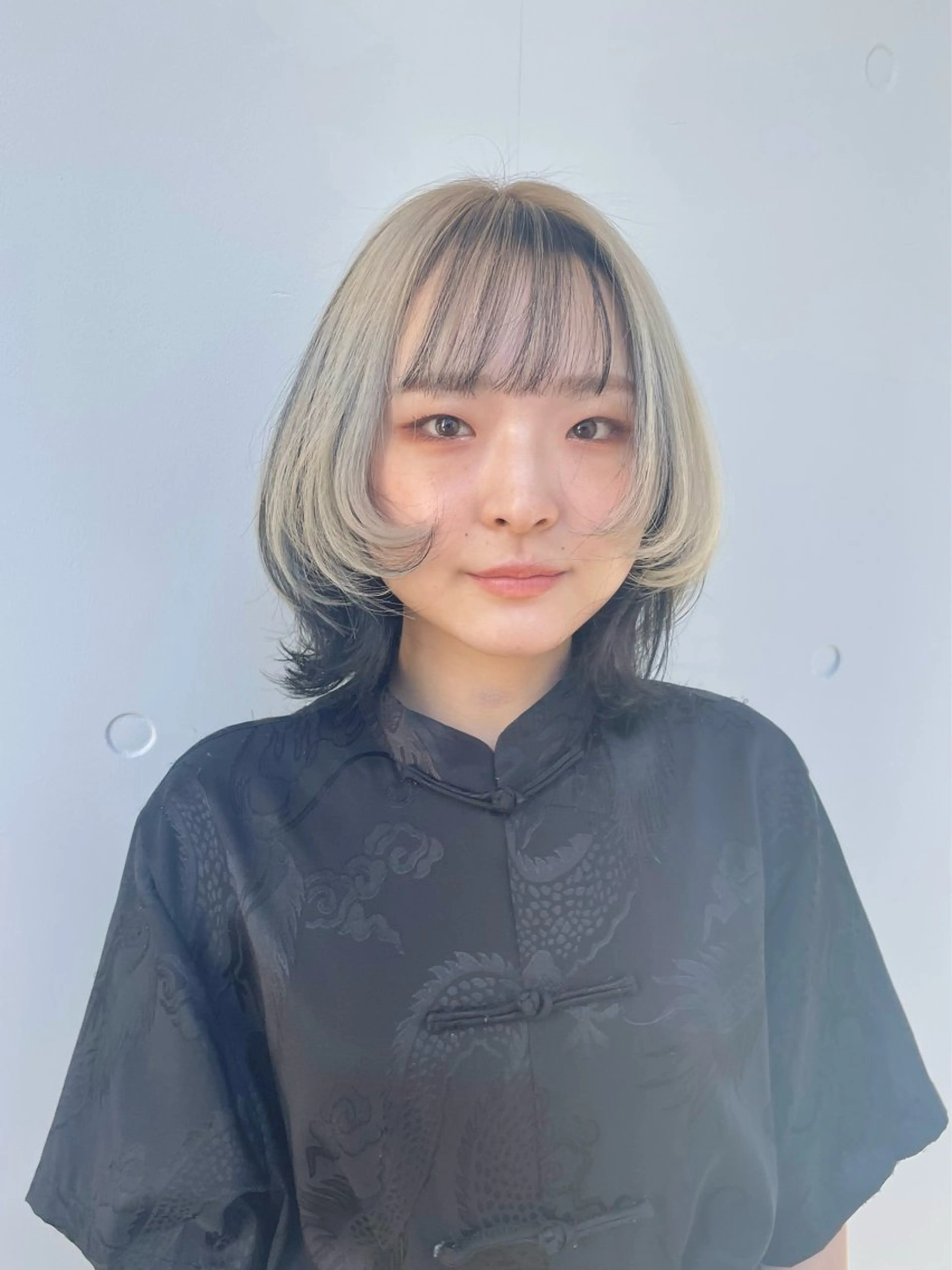ミディアム カット ヘアカラー トリートメント もにか🌞原宿/渋谷 🌝ブリーチカラーのヘアスタイル