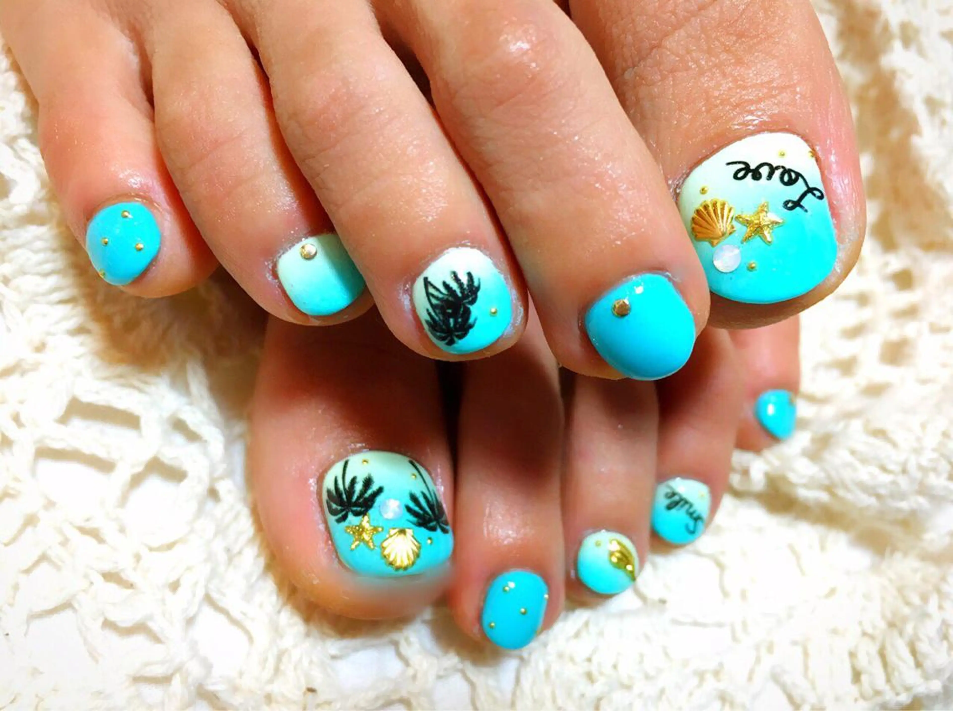 ネイル Li'leaNail AINAのネイルデザイン