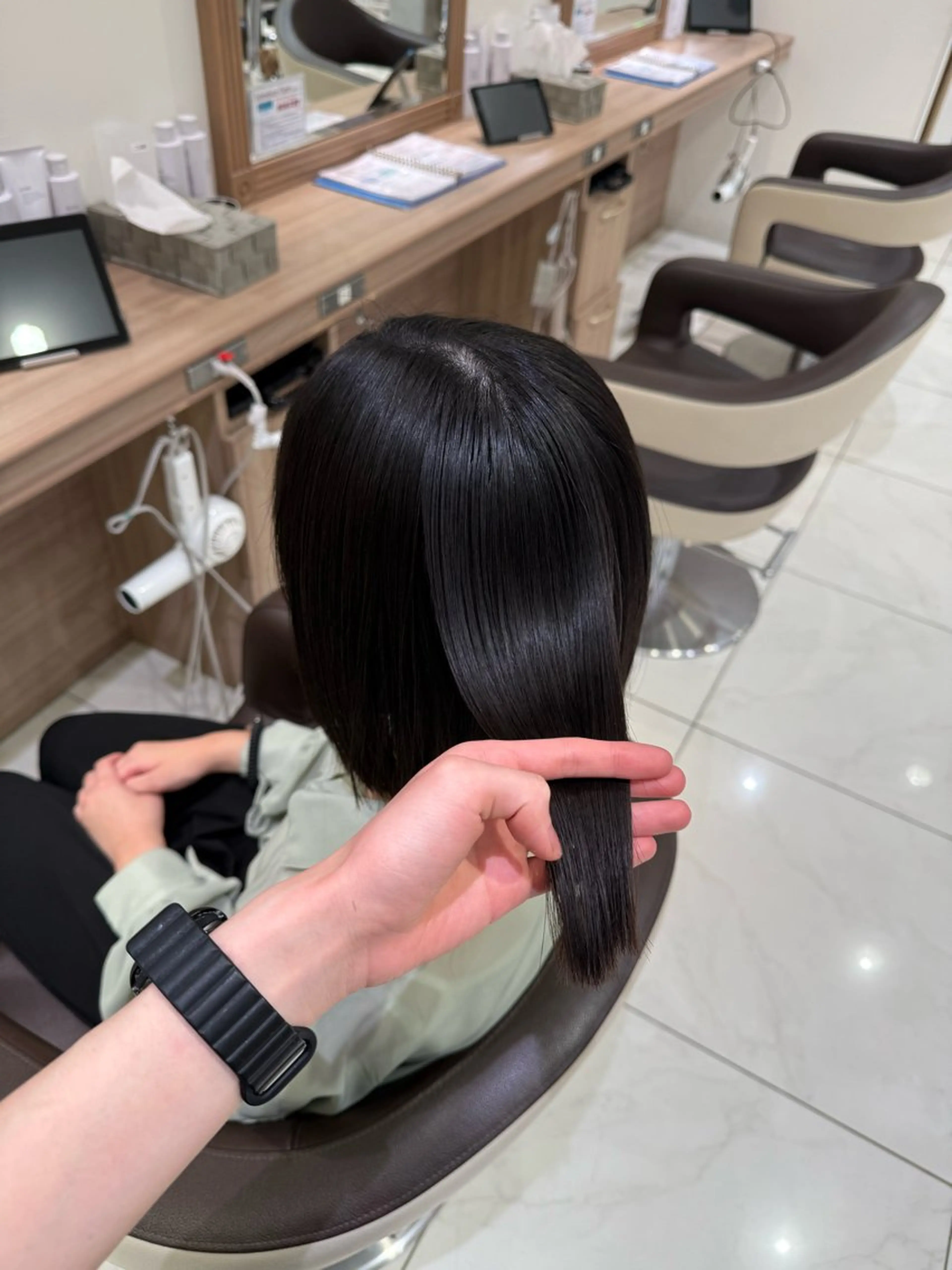 ミディアム 縮毛矯正 山内 星愛🫧のヘアスタイル