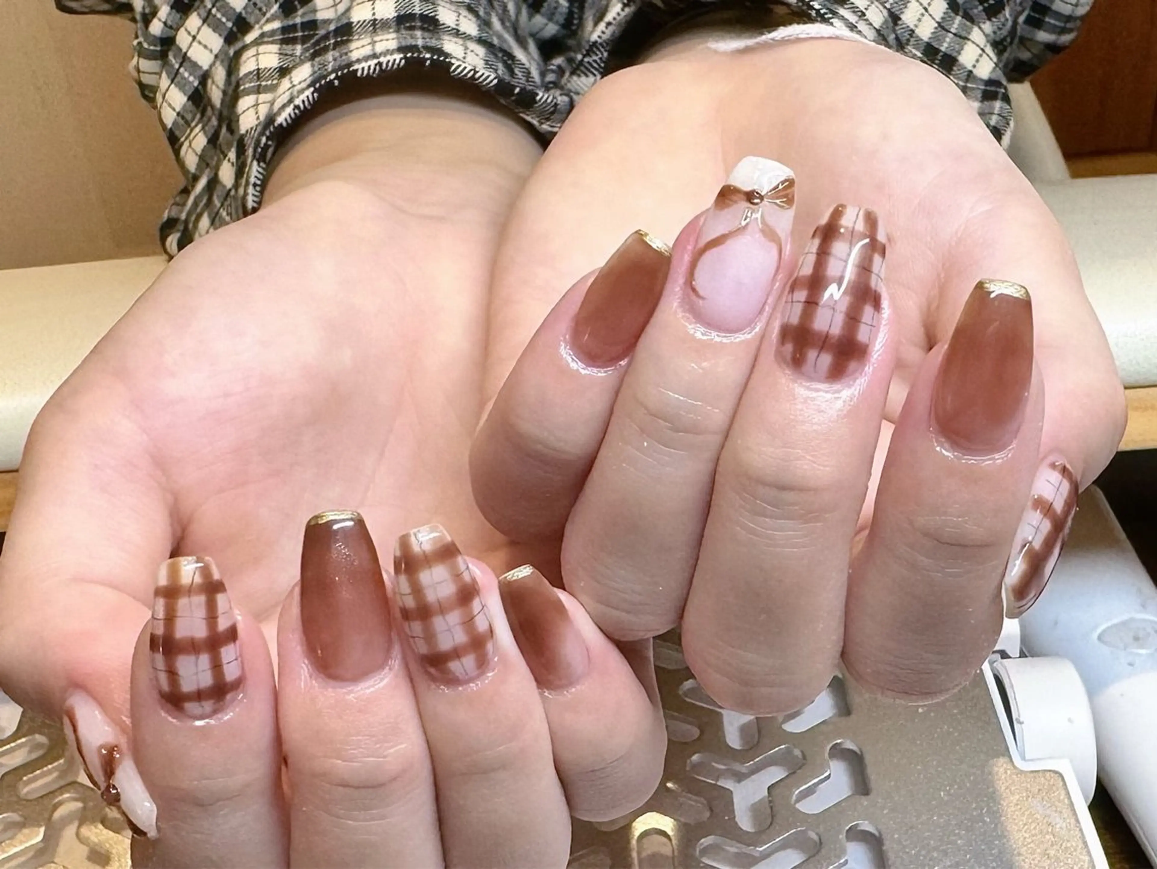 ネイル べっ甲ネイル ボルドー ブラウン マグネットネイル ニュアンスネイル ハンドネイル RinRin　nail所属・孔 ジンシェンのネイルデザイン