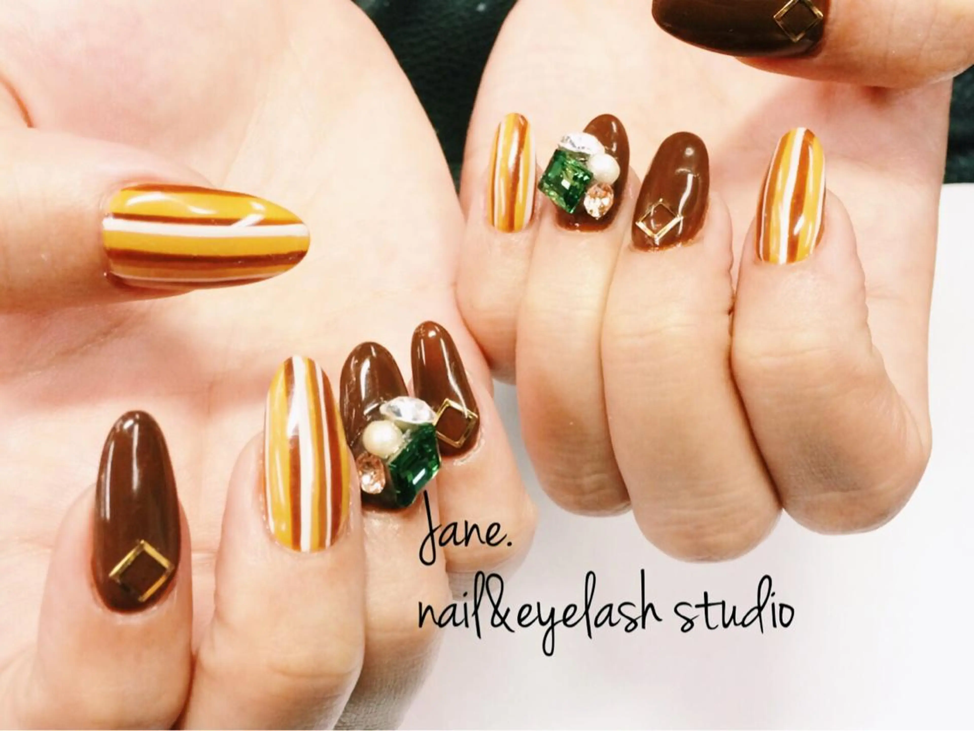 ネイル Yakko pas á pasのネイルデザイン