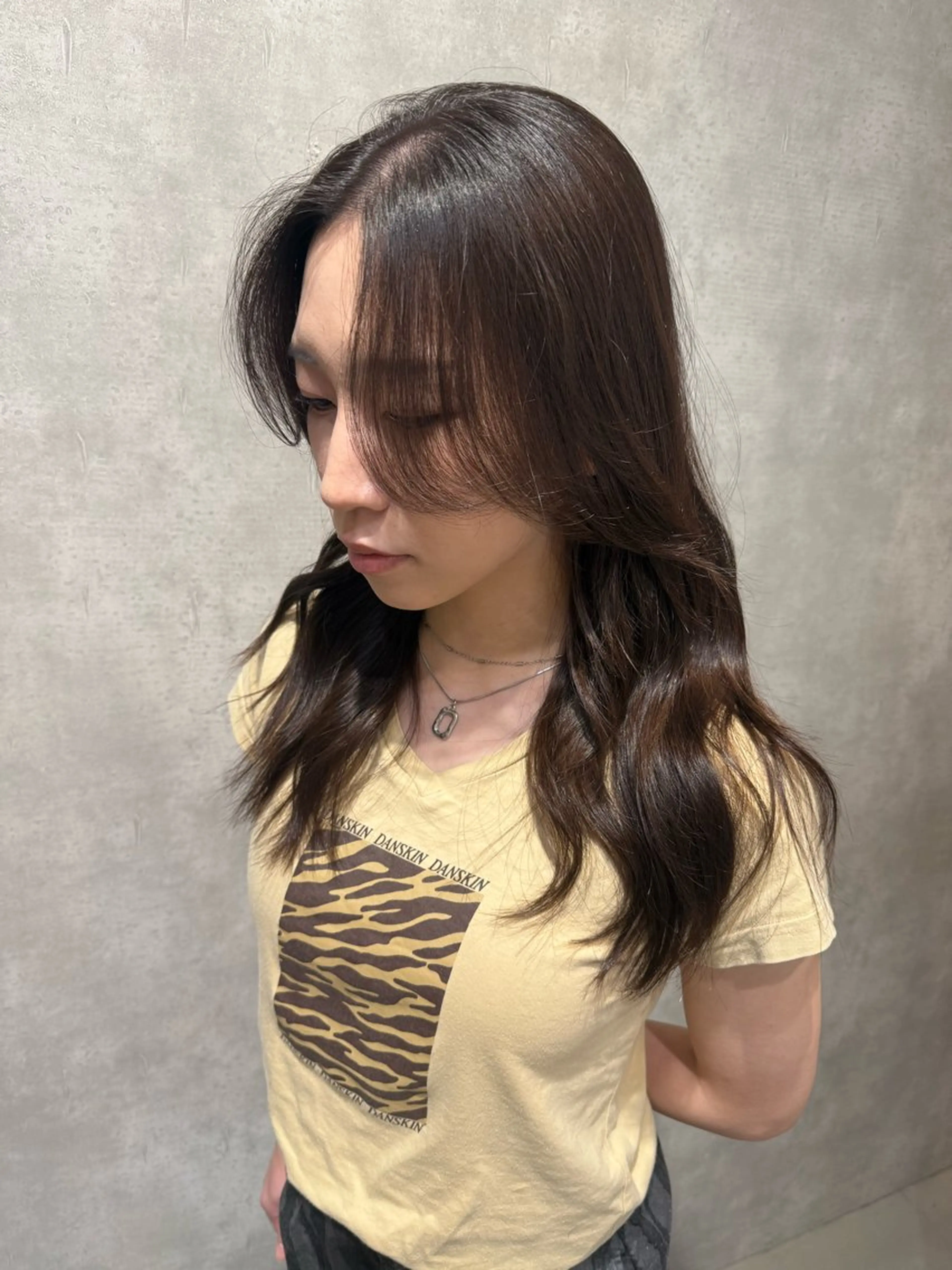ロング レイヤーカット カット ヘアカラー hair make chic所属・chic　神田 幸也のヘアスタイル