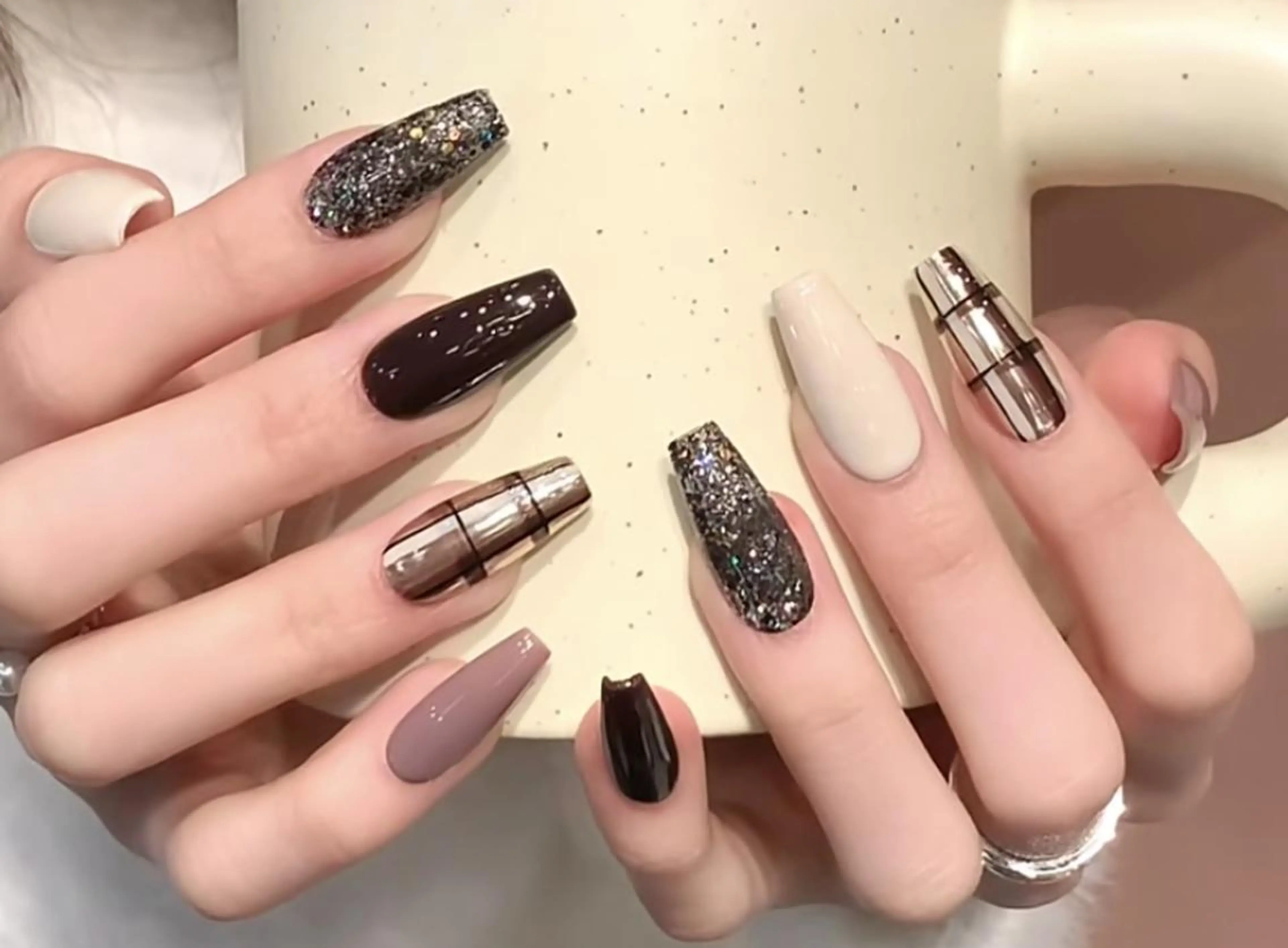 ネイル ハンドネイル 🎀 Ayaka_nailのネイルデザイン