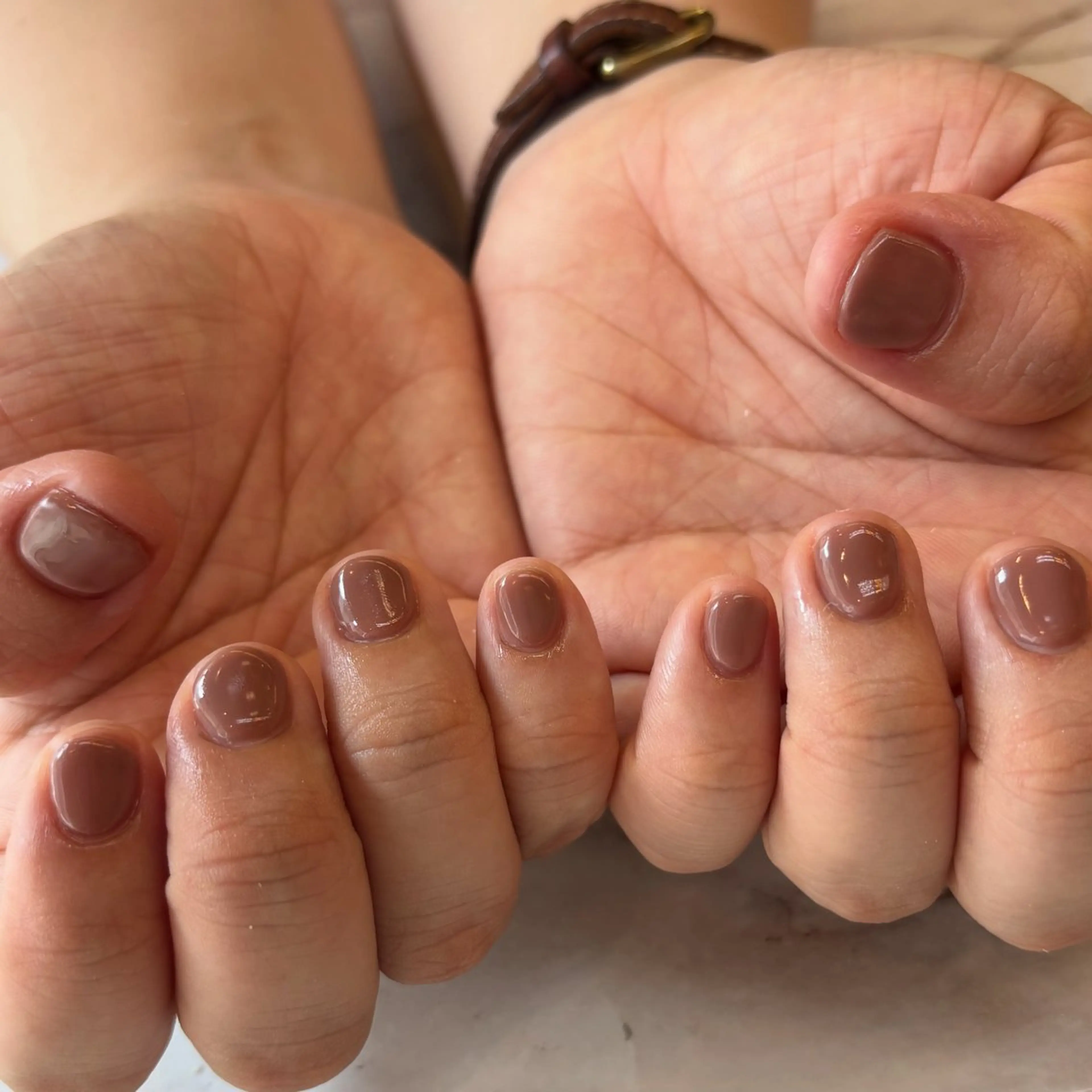 ネイル ワンカラーネイル Honey Bee Mikuのネイルデザイン