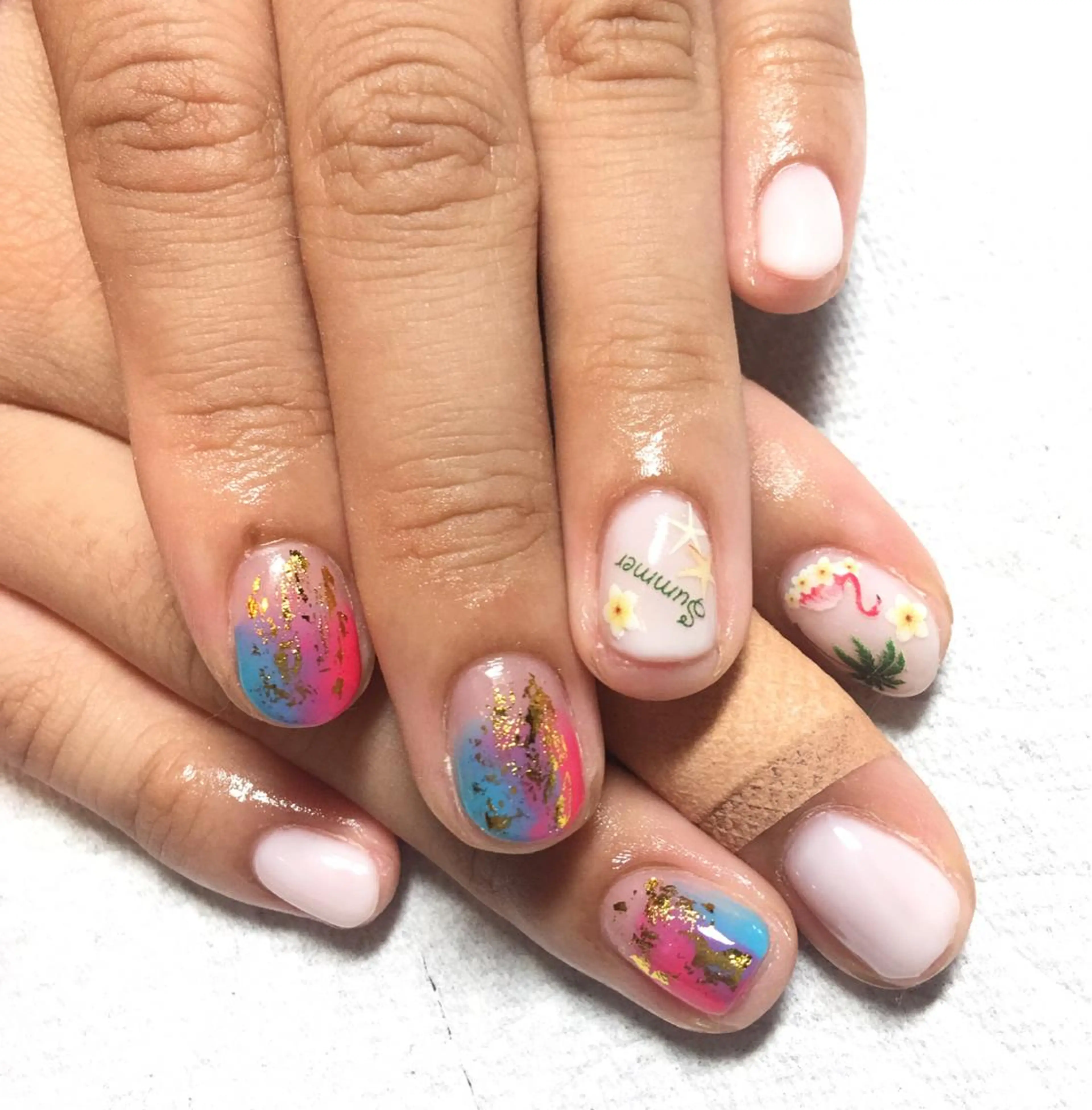 ネイル ラメ(グリッター) 夏ネイル THECOLORS所属・近貞 莉奈のネイルデザイン