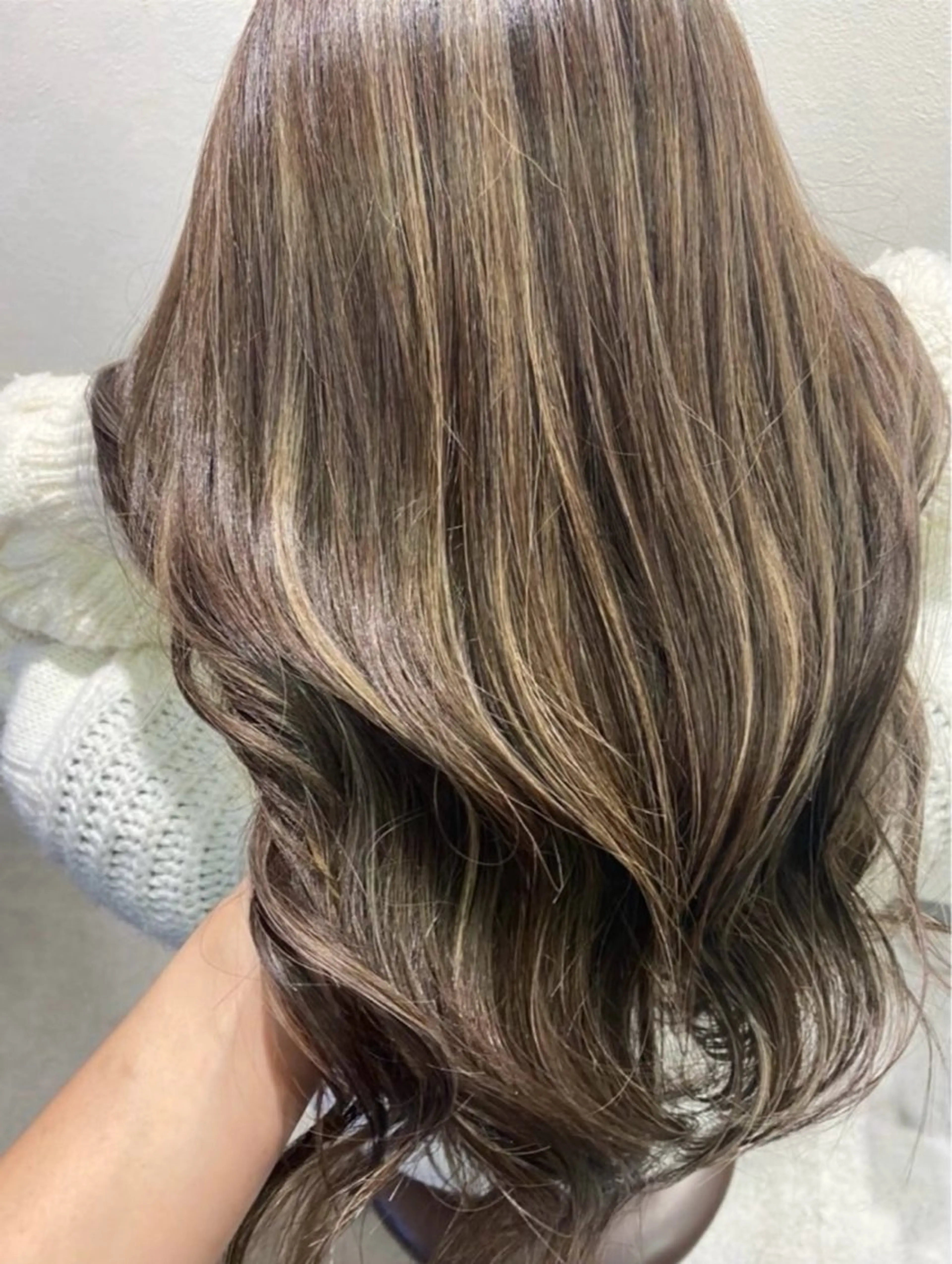 ロング カラー ハイライトカラー ハイライト 髪質改善 縮毛矯正 トリートメント UNJOUR.上荒田店所属・髪質改善アンジュール かほのヘアスタイル