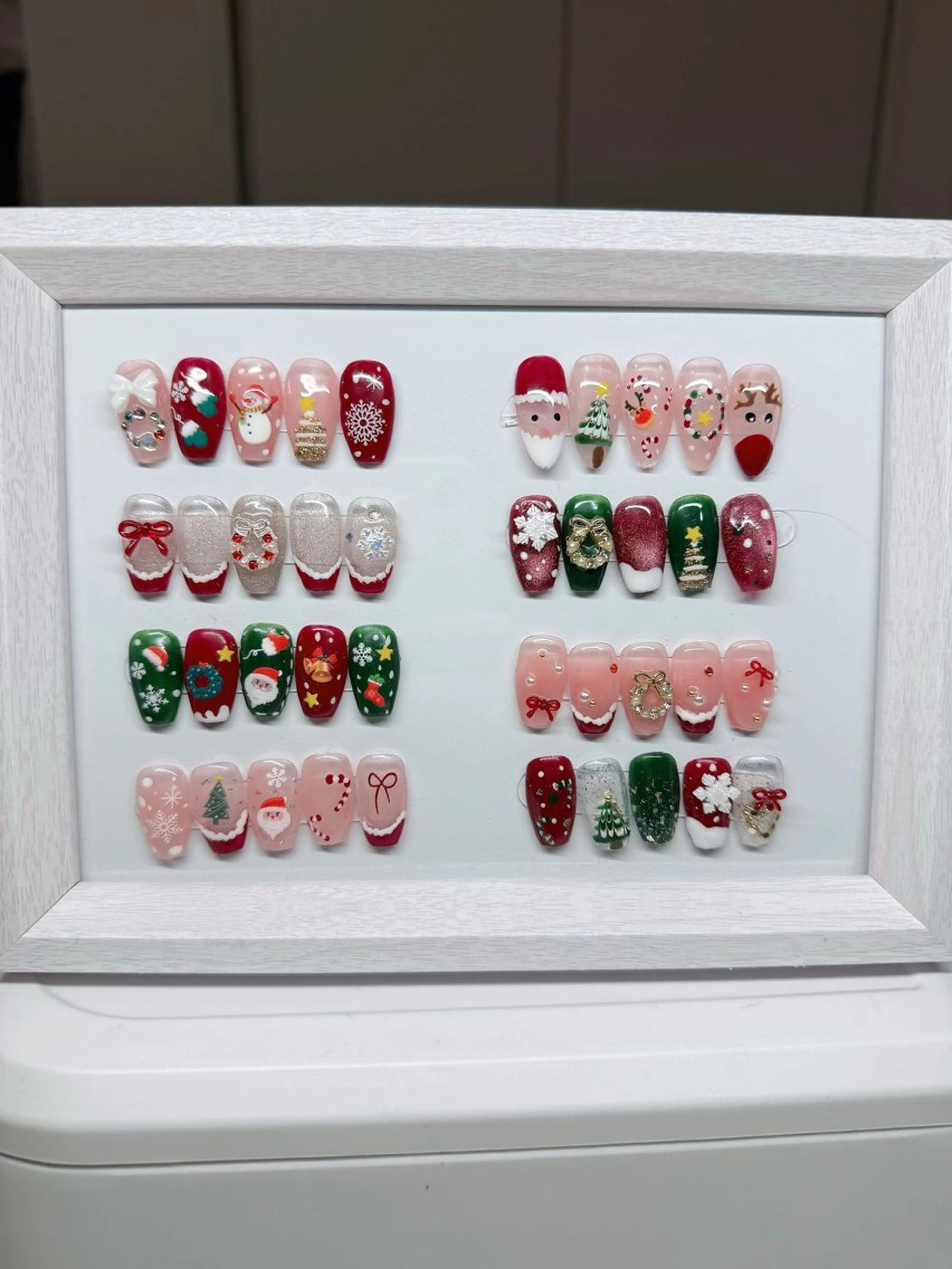 【クリスマス限定】🩷ワンカラー+クリスマス🎄デザイン4本選ぶの写真