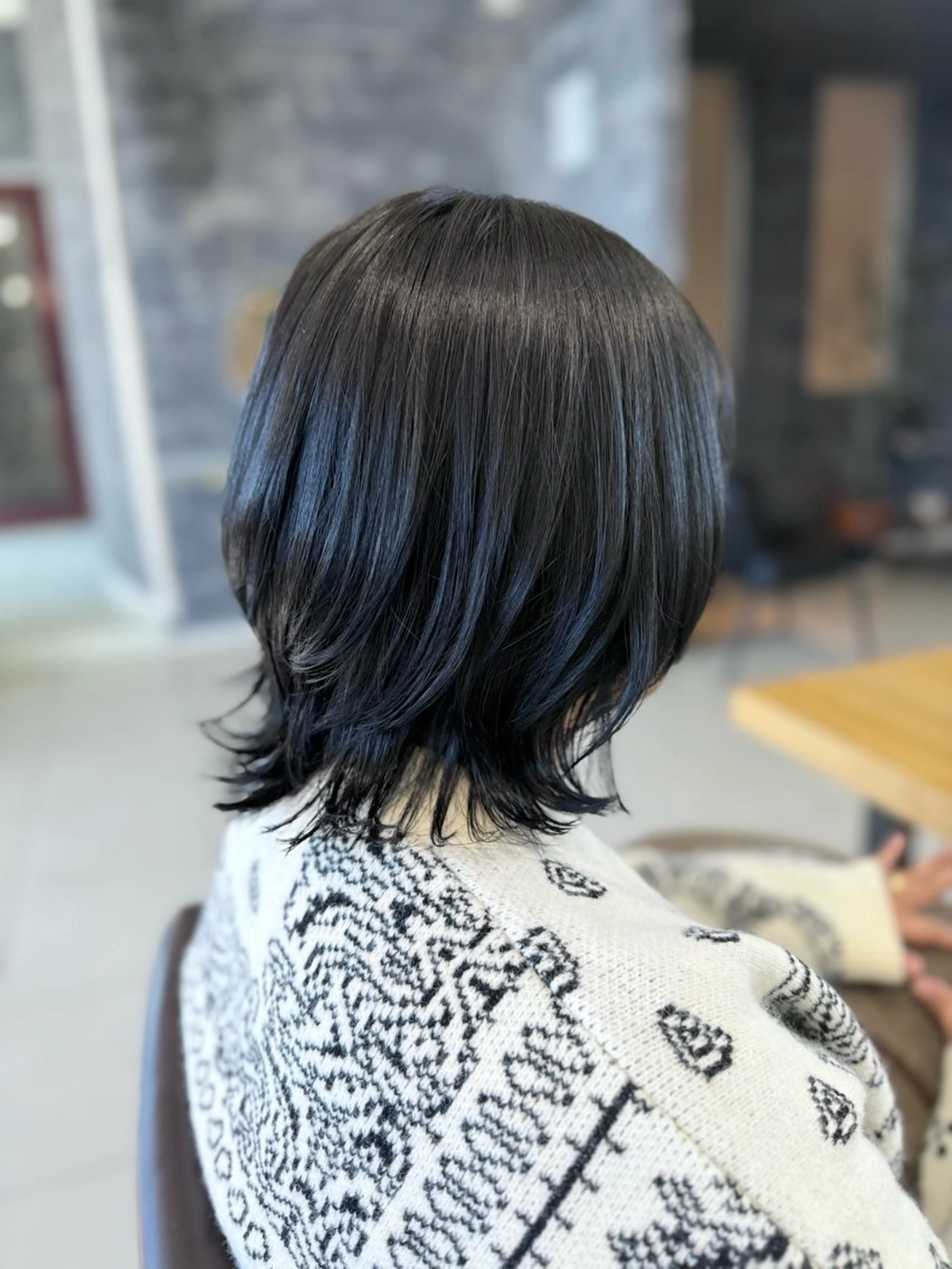 ショート カラー 黒髪 ブリーチ ブルーカラー ブルーブラック ダブルカラー ヘアカラー トリートメント SHUN/ブリーチ/ カラー/臼井/佐倉のヘアスタイル