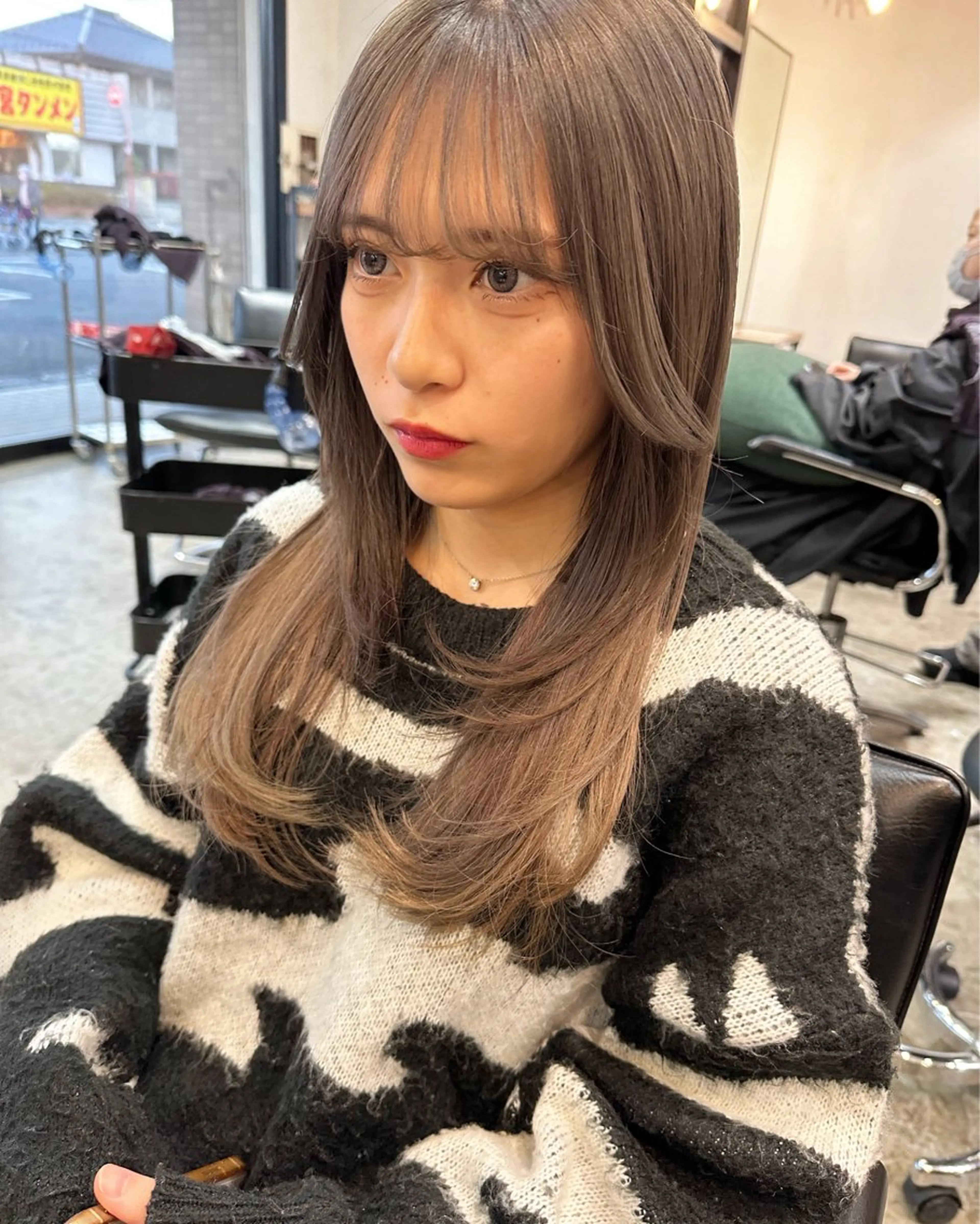 セミロング ヘアカラー YURIK Aのヘアスタイル