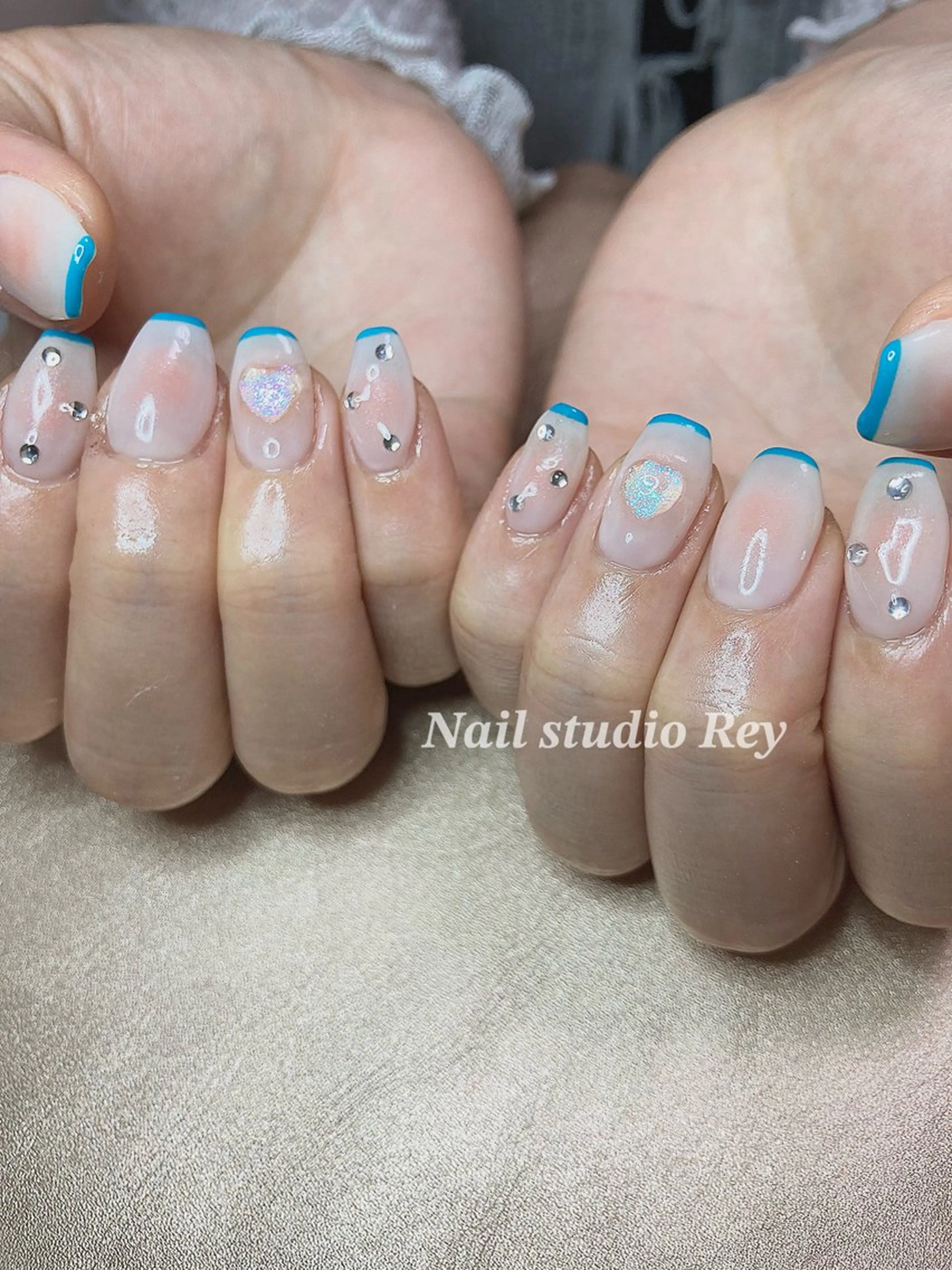 ネイル チークネイル フレンチネイル ハート ecrin (エクラン)のネイルデザイン