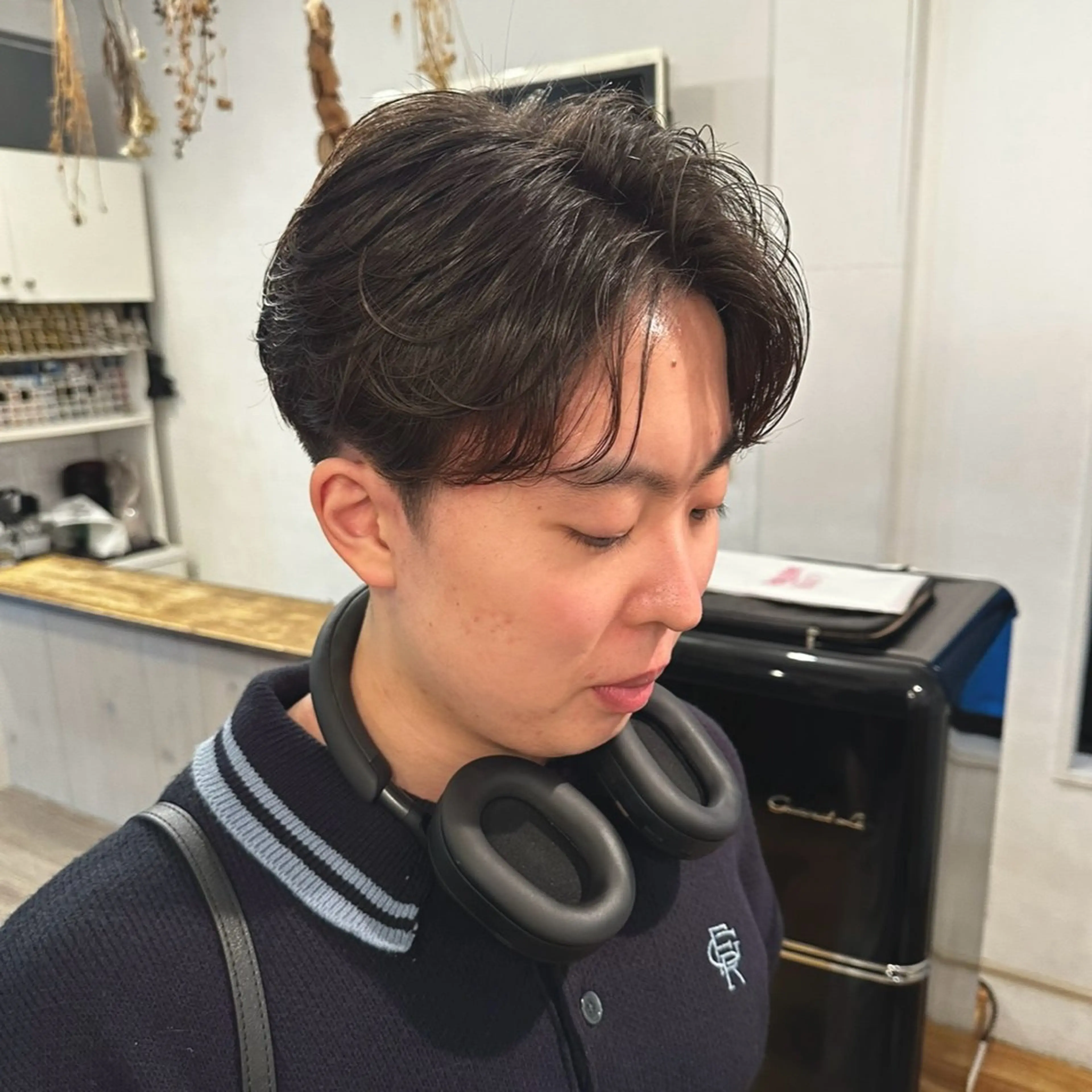 ショート パーマ メンズ ビジネス センターパート フェザーパーマ メンズ就活ヘア メンズパーマ カット パーマ トリートメント 【メンズヘア】 原宿/Kasumiのヘアスタイル