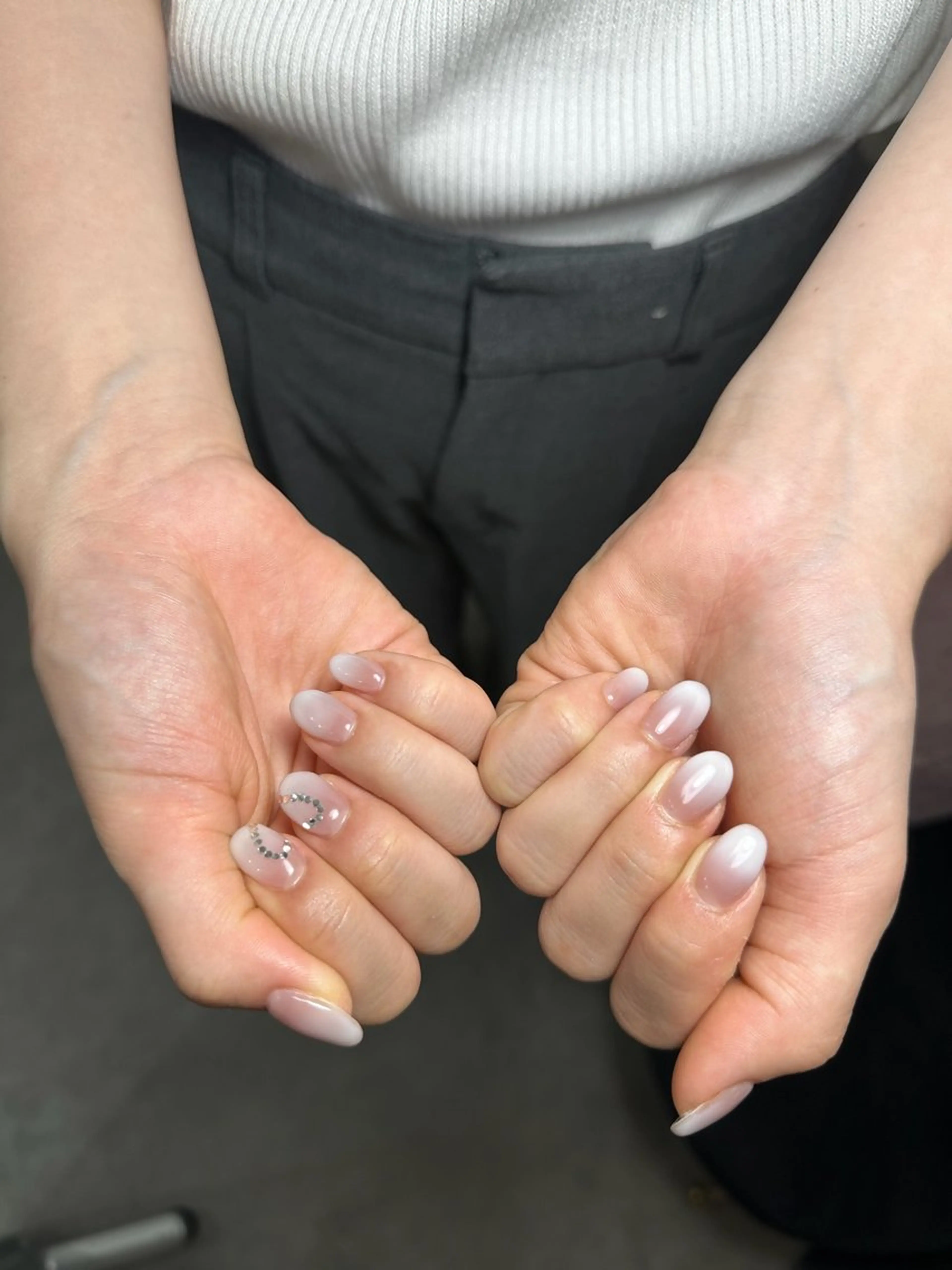 ネイル ATELIERHARLOW所属・nailist MOEのネイルデザイン