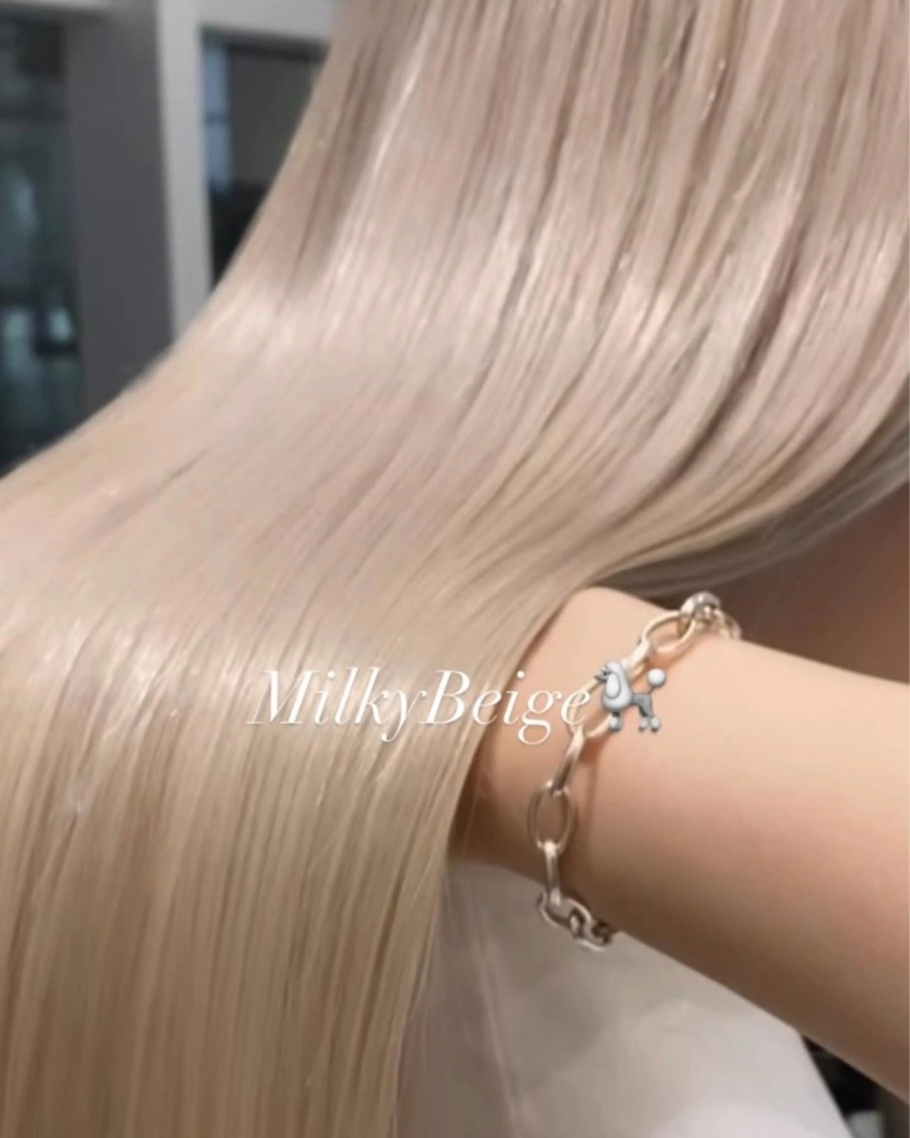 ミディアム カラー ヘアアレンジ ベージュカラー ブロンド ミルキーベージュ ヘアカラー トリートメント mina 🌷のヘアスタイル