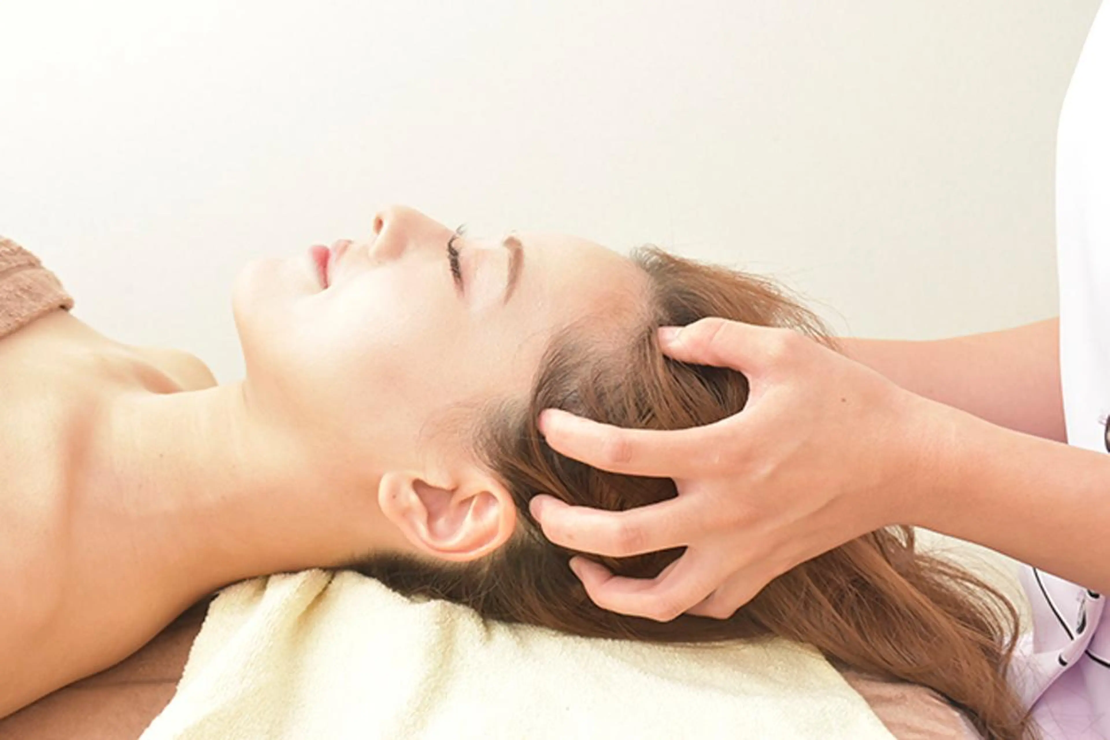 【極上快眠ベッドスパ💆♀️60分コース💞小顔コルギ×ヘッドスパ】小顔コルギ+上半身オイルマッサージ+ヘッドスパの写真