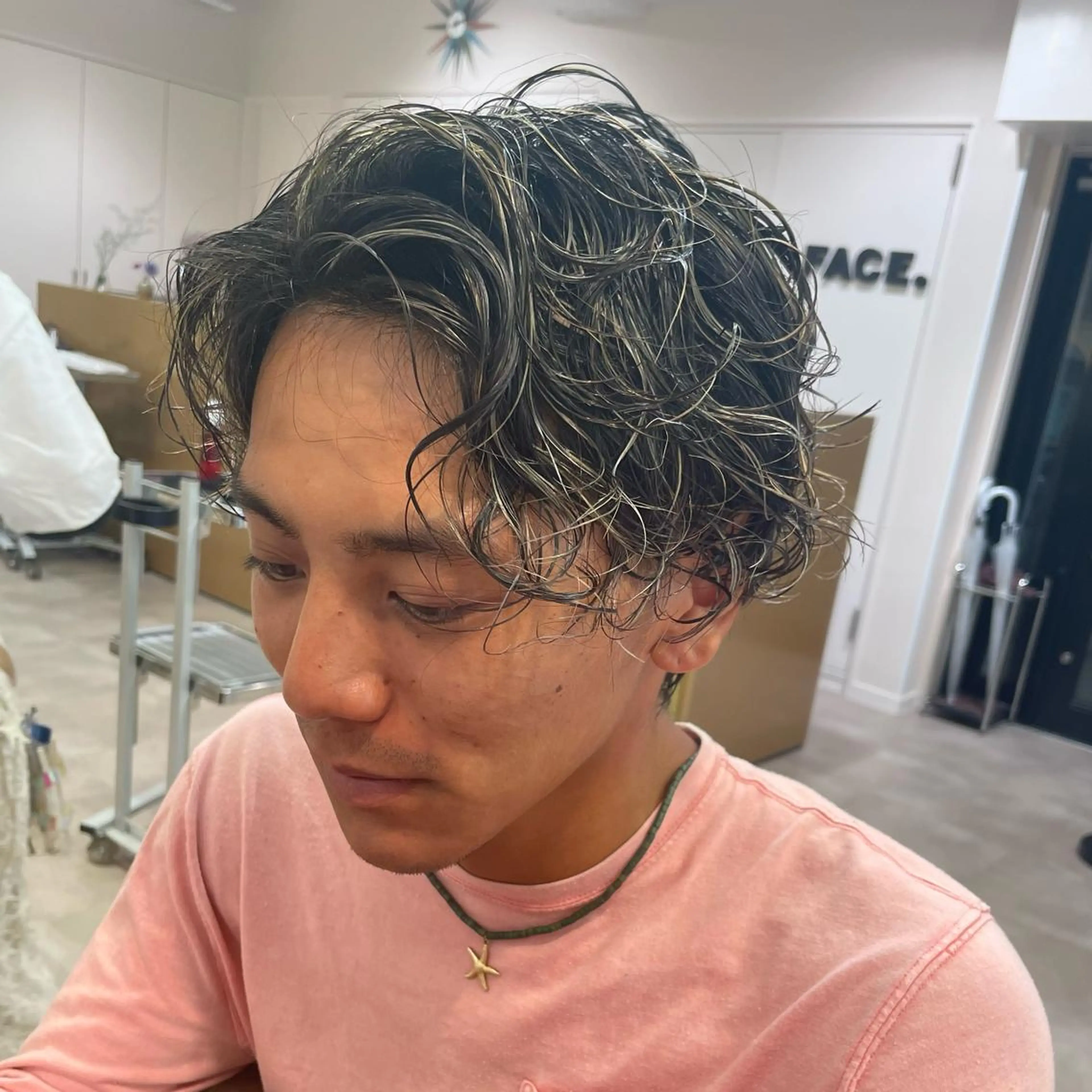 カラー パーマ メンズ メンズハイライト ハイライトカラー カット ヘアカラー 松永 梨央のヘアスタイル