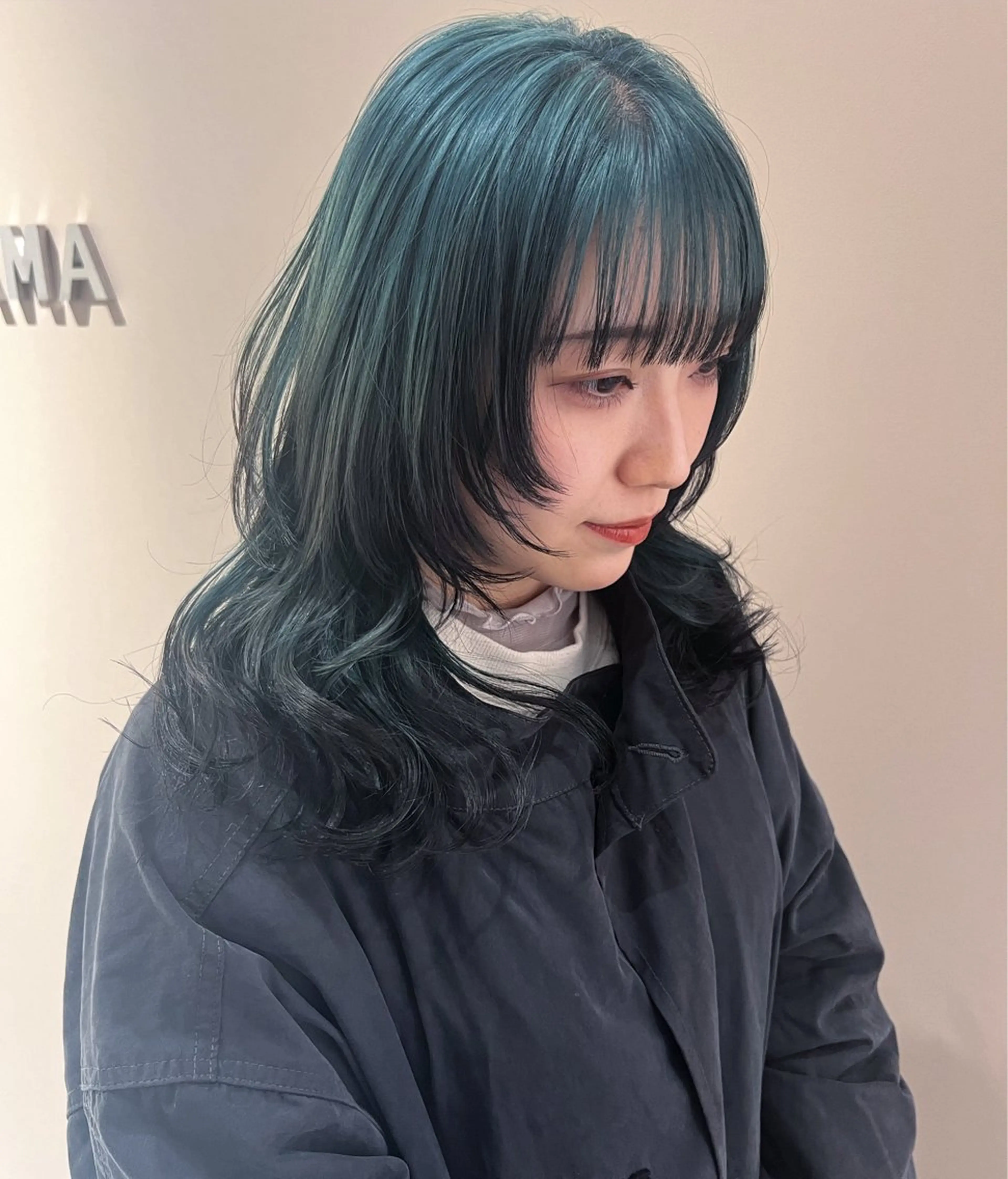 セミロング カラー ヘアカラー karin🌛ボブ／ 透明感たっぷりカラーのヘアスタイル