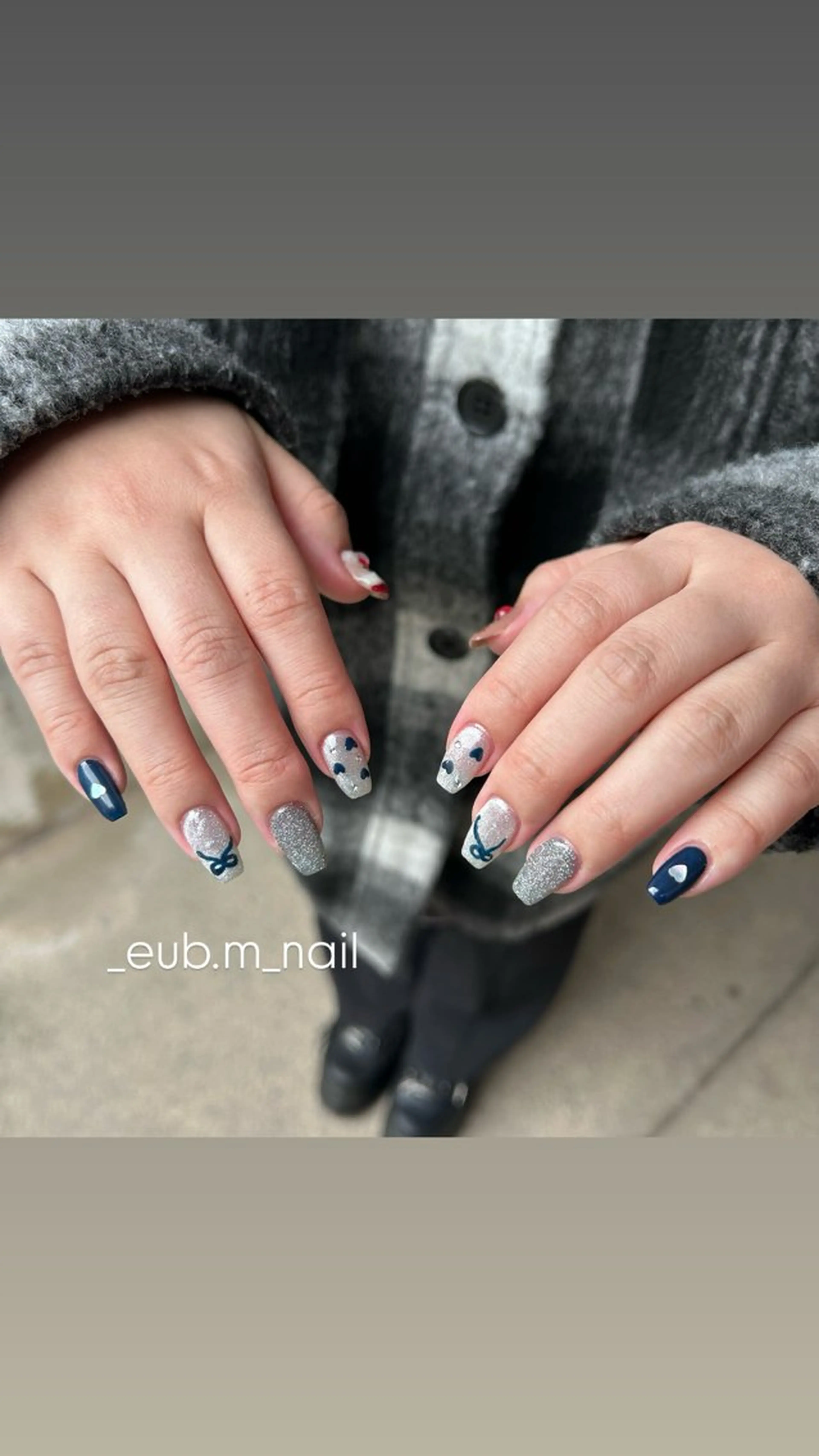 ネイル ネイビー 冬ネイル クリスマス ハンドネイル 深夜ネイルサロン eub.m_nailのネイルデザイン