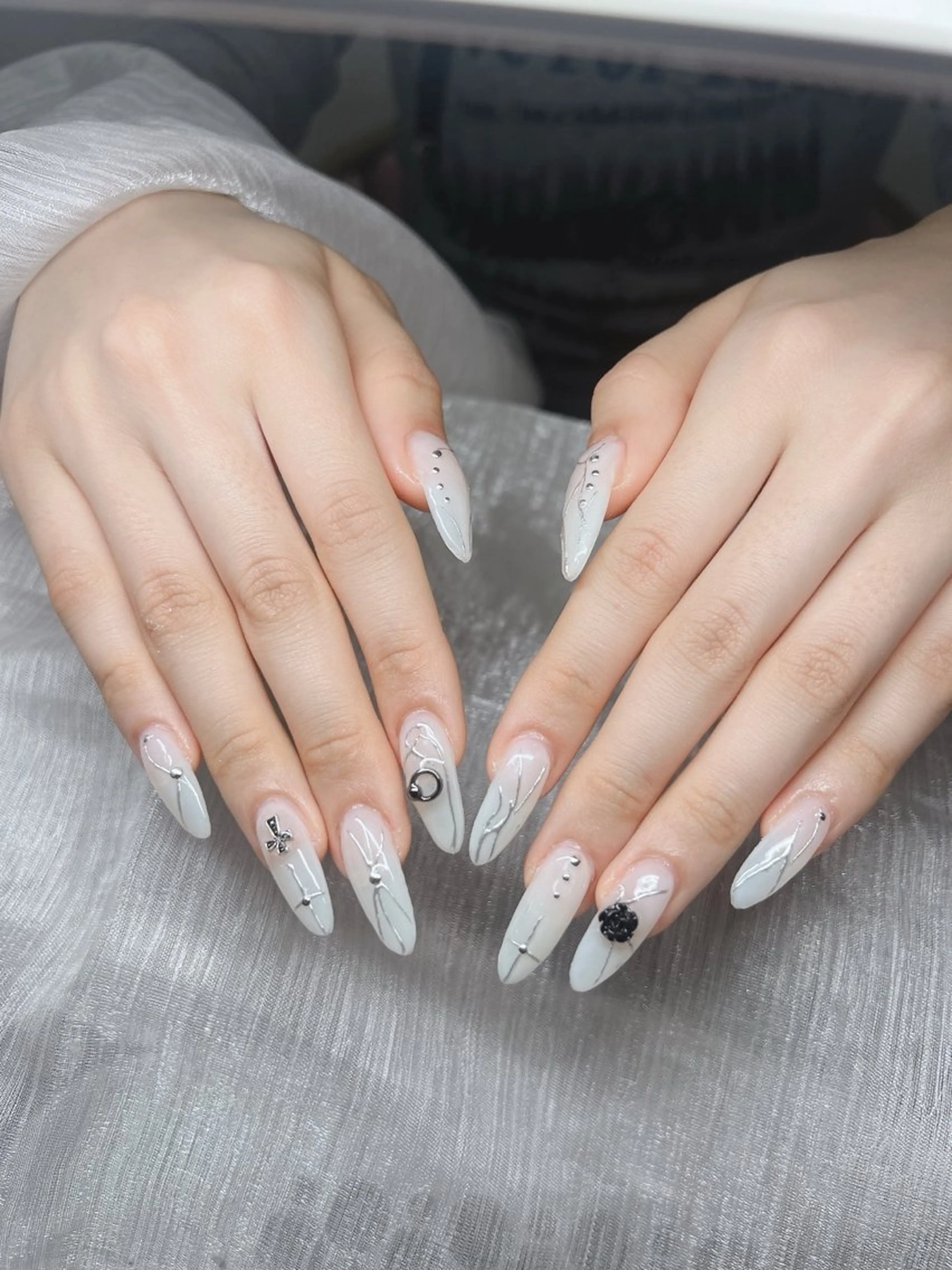 ネイル オーロラネイル チークネイル 長さ出し フットネイル フレンチネイル Lee Nails チップ長さだし専門店のネイルデザイン