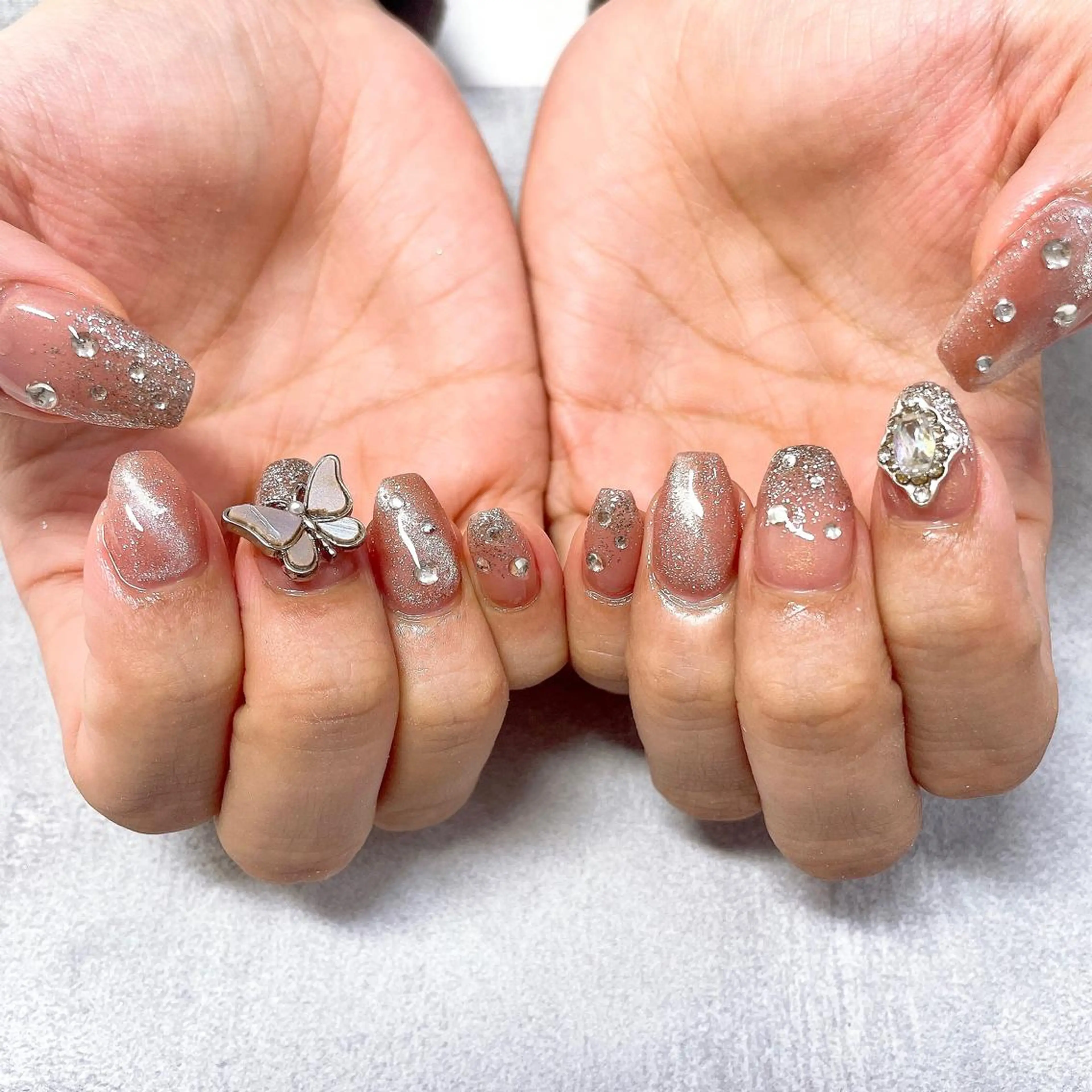 ネイル 韓国ネイル ワンホンネイル ニュアンス🌿‬ Aivy./アイビーのネイルデザイン