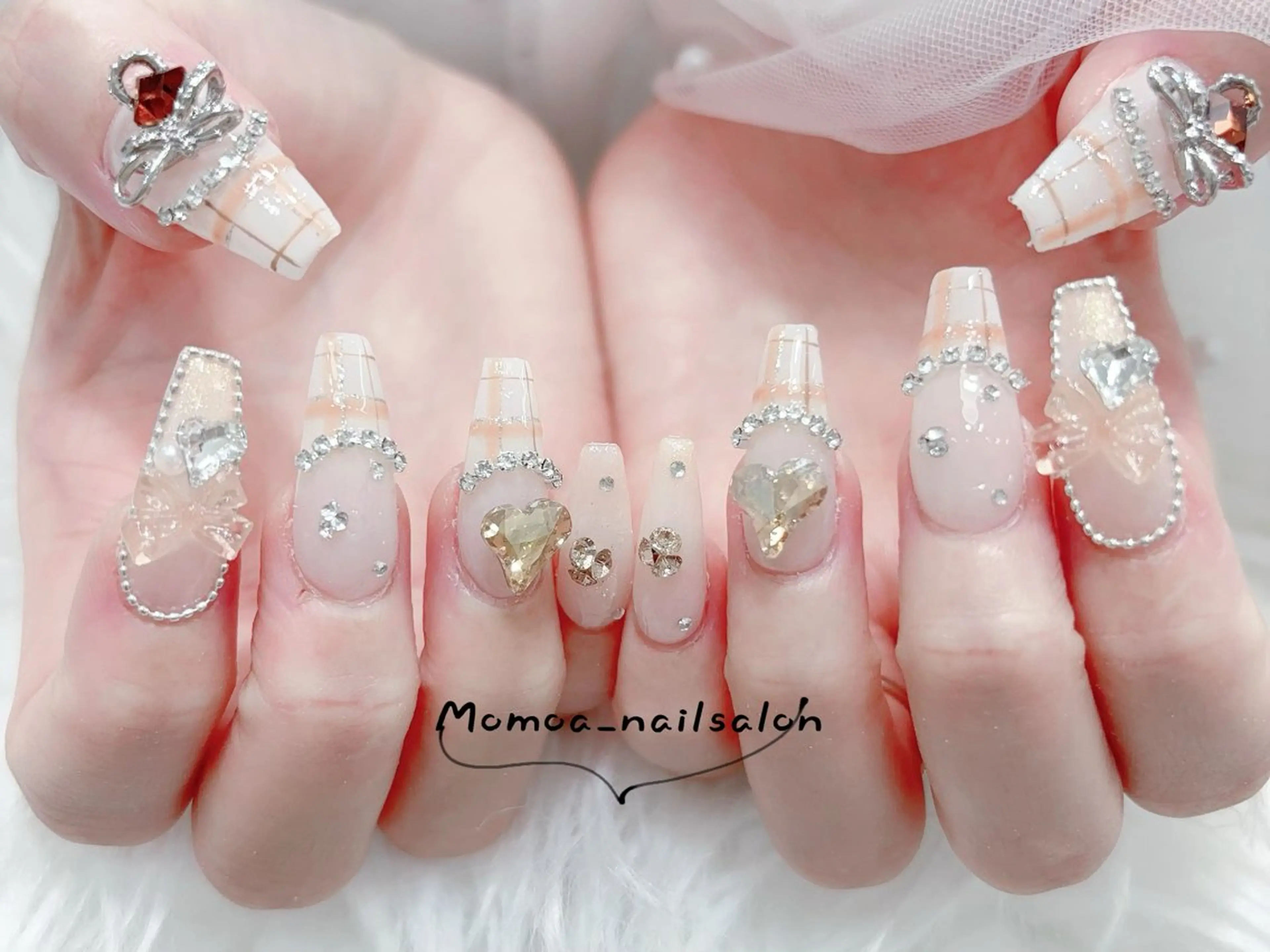 ネイル ハロウィン キラキラネイル 韓国ネイル スカルプネイル ハンドネイル MoMoA Nail ネイル長さ出し専門店のネイルデザイン