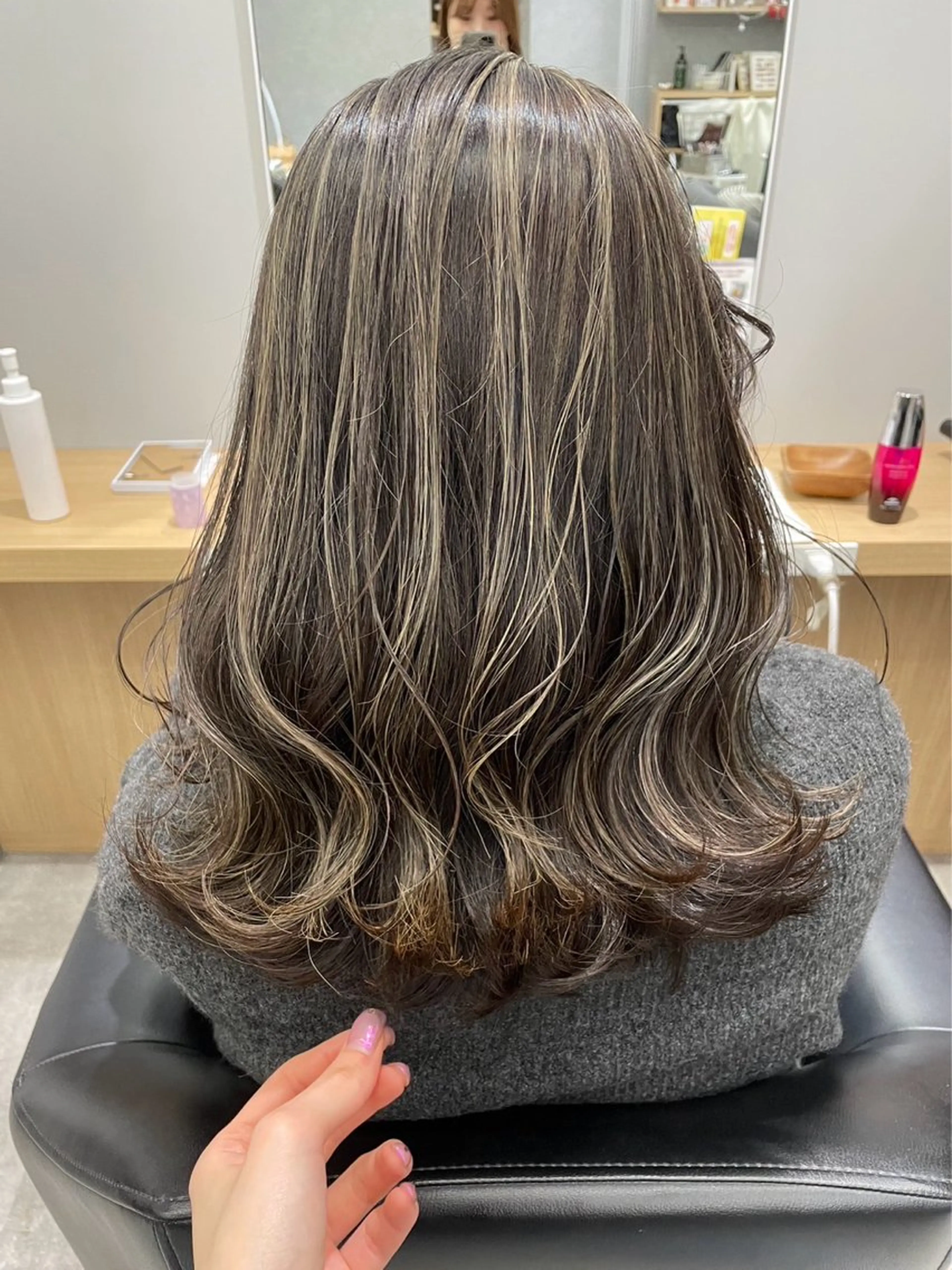 ミディアム ハイライト 雰囲気似合わせ/永田 汰伊智/艶カラー🫧のヘアスタイル