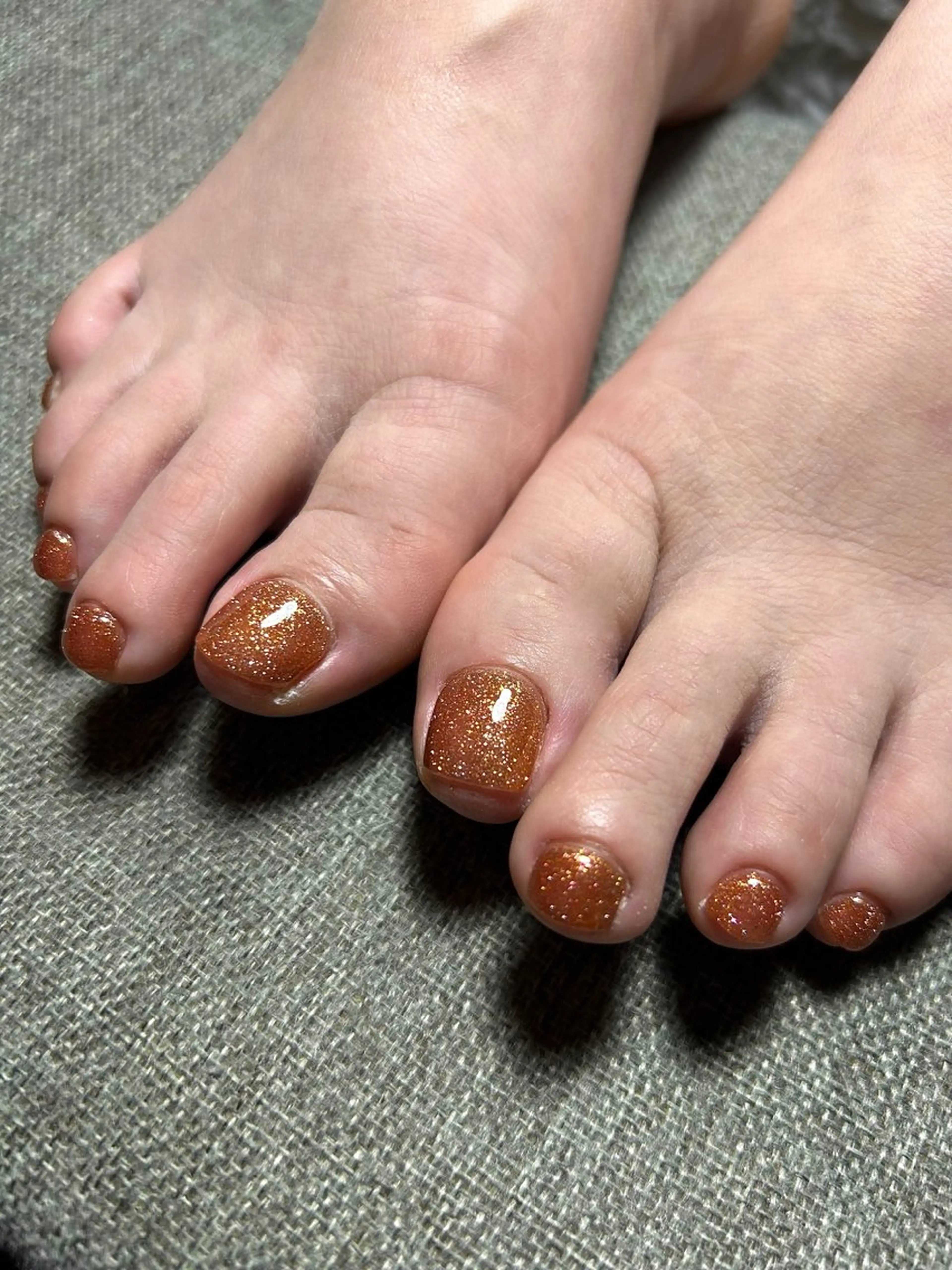 【フット他店オフ/ケア無料🫧】フットワンカラー/ラメグラデーションの写真