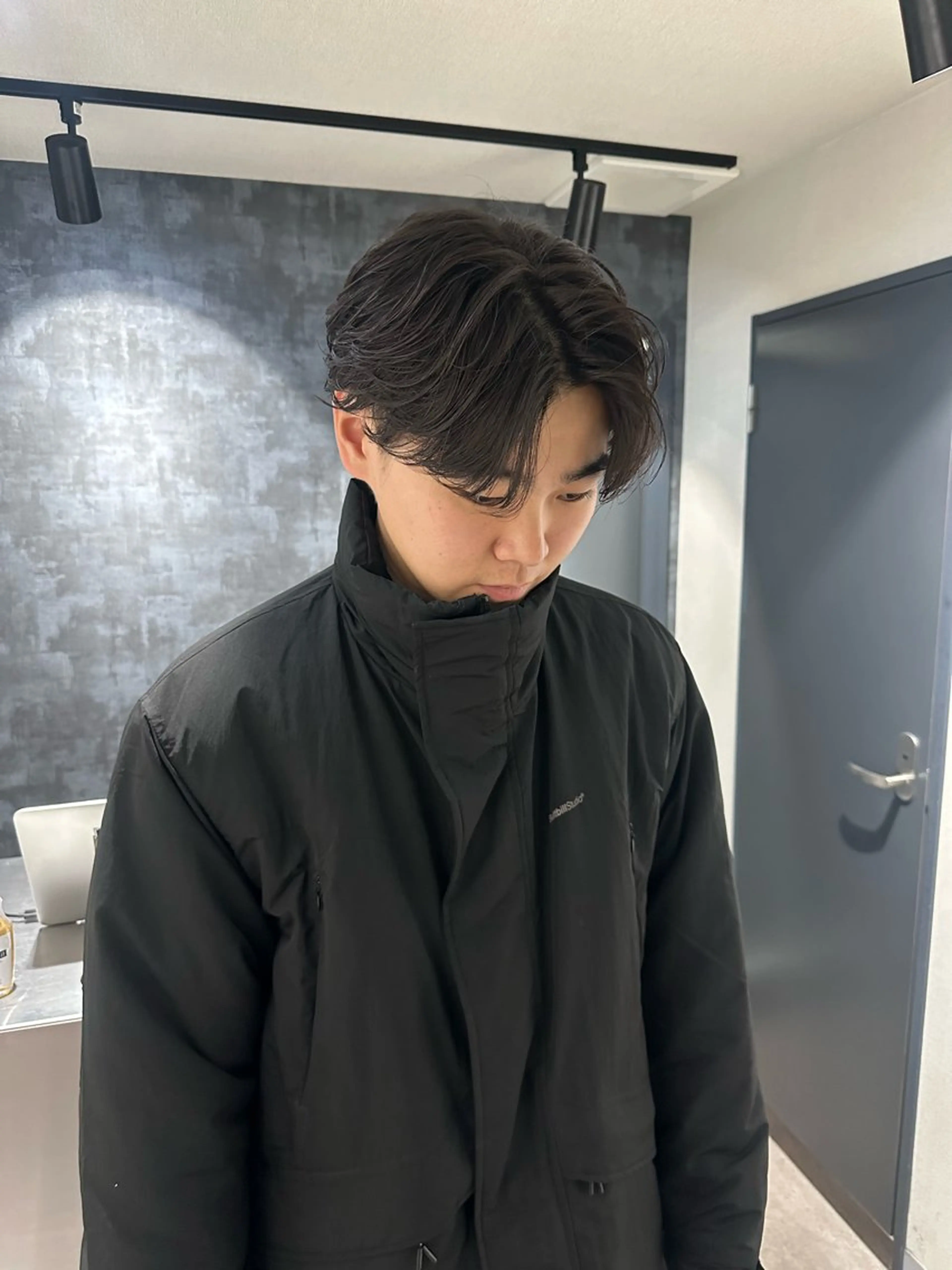 メンズ カット パーマ SALOWIN 原宿 iori所属・【原宿】外国人風 パーマ毛流れメンズのヘアスタイル