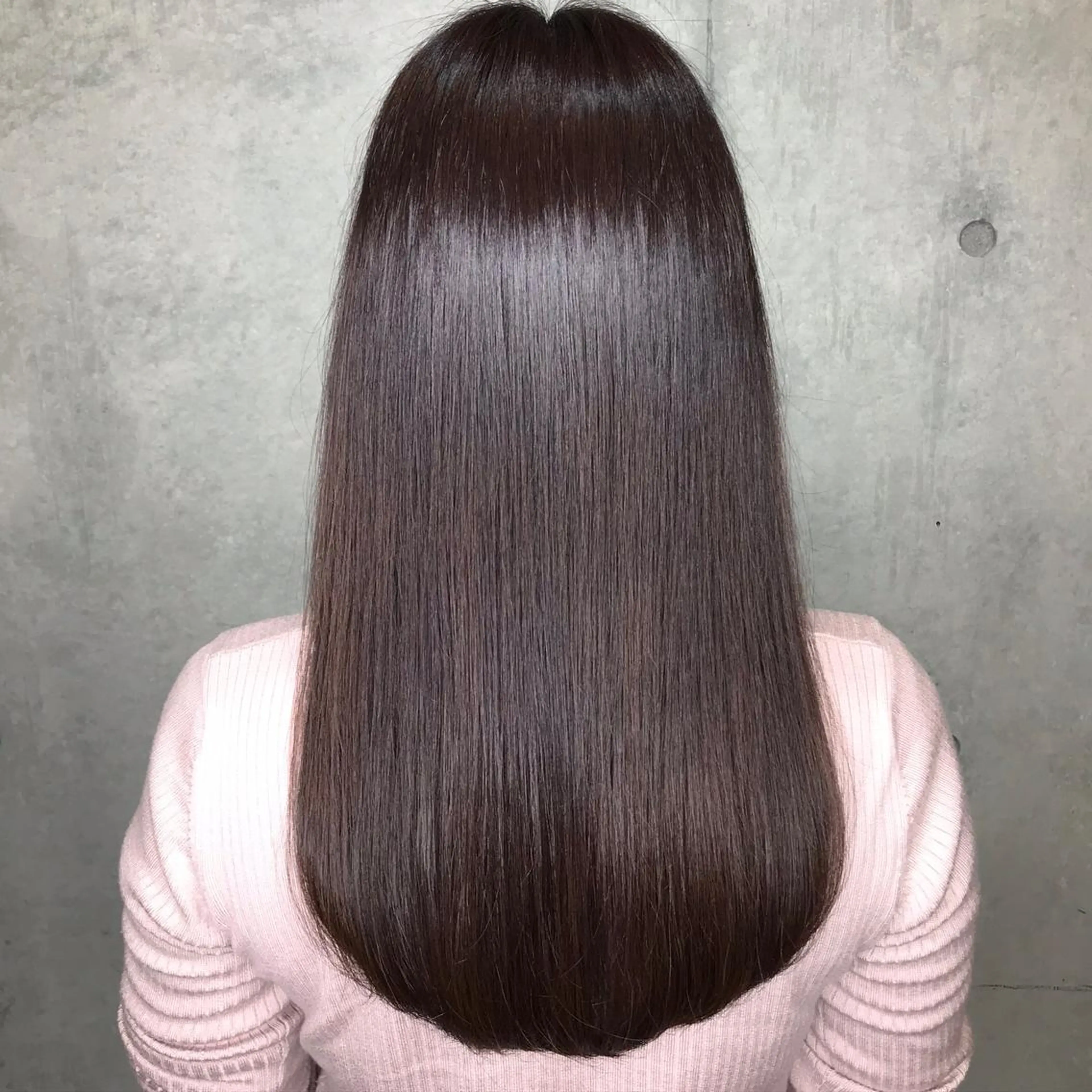 ロング カット ヘアカラー トリートメント GO TODAYシェアサロン原宿Leap店所属・髪質改善 レイヤー Naoyaのヘアスタイル