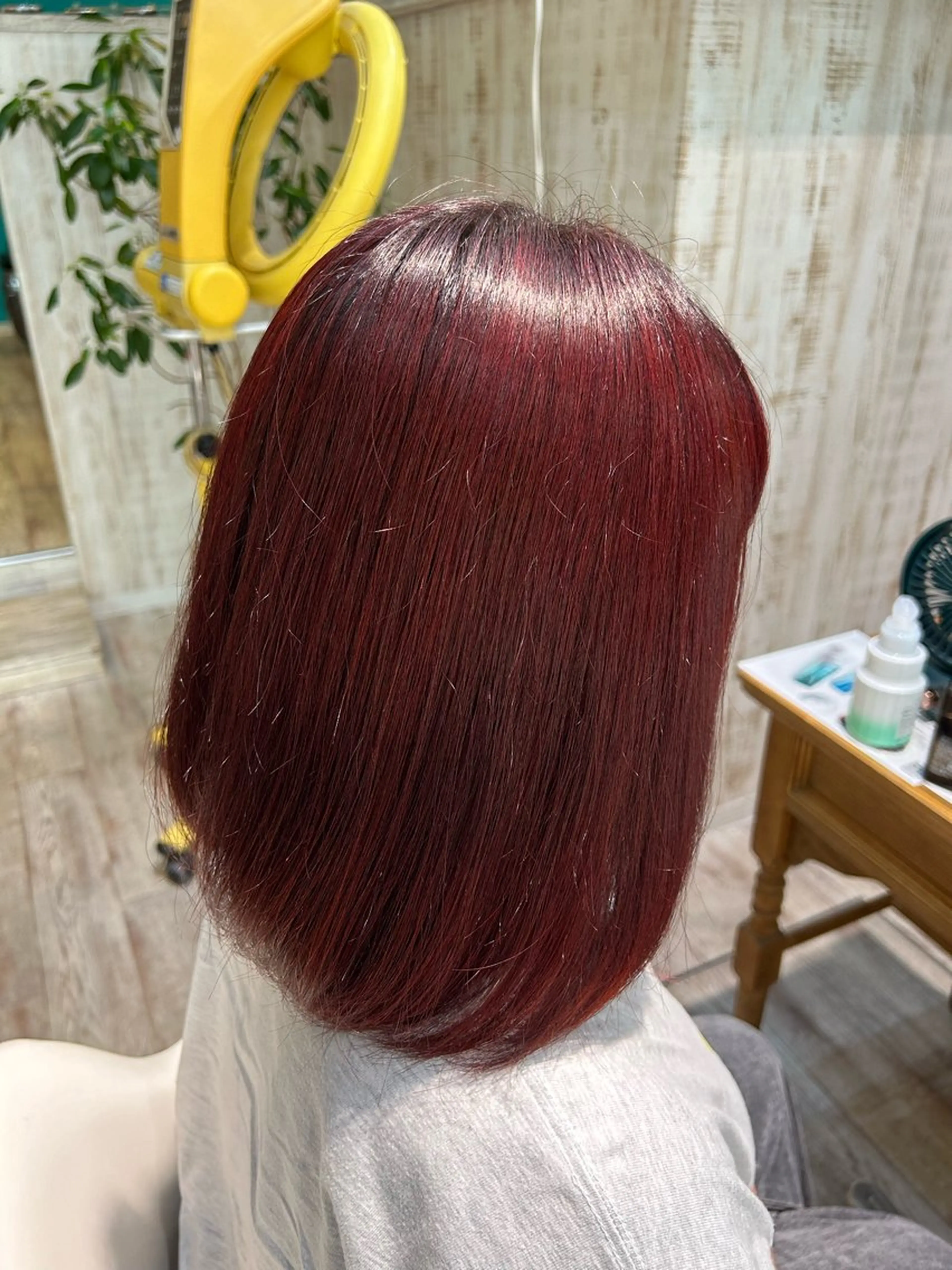 ミディアム カラー LA・BEAU 赤羽店所属・千葉 優奈のヘアスタイル