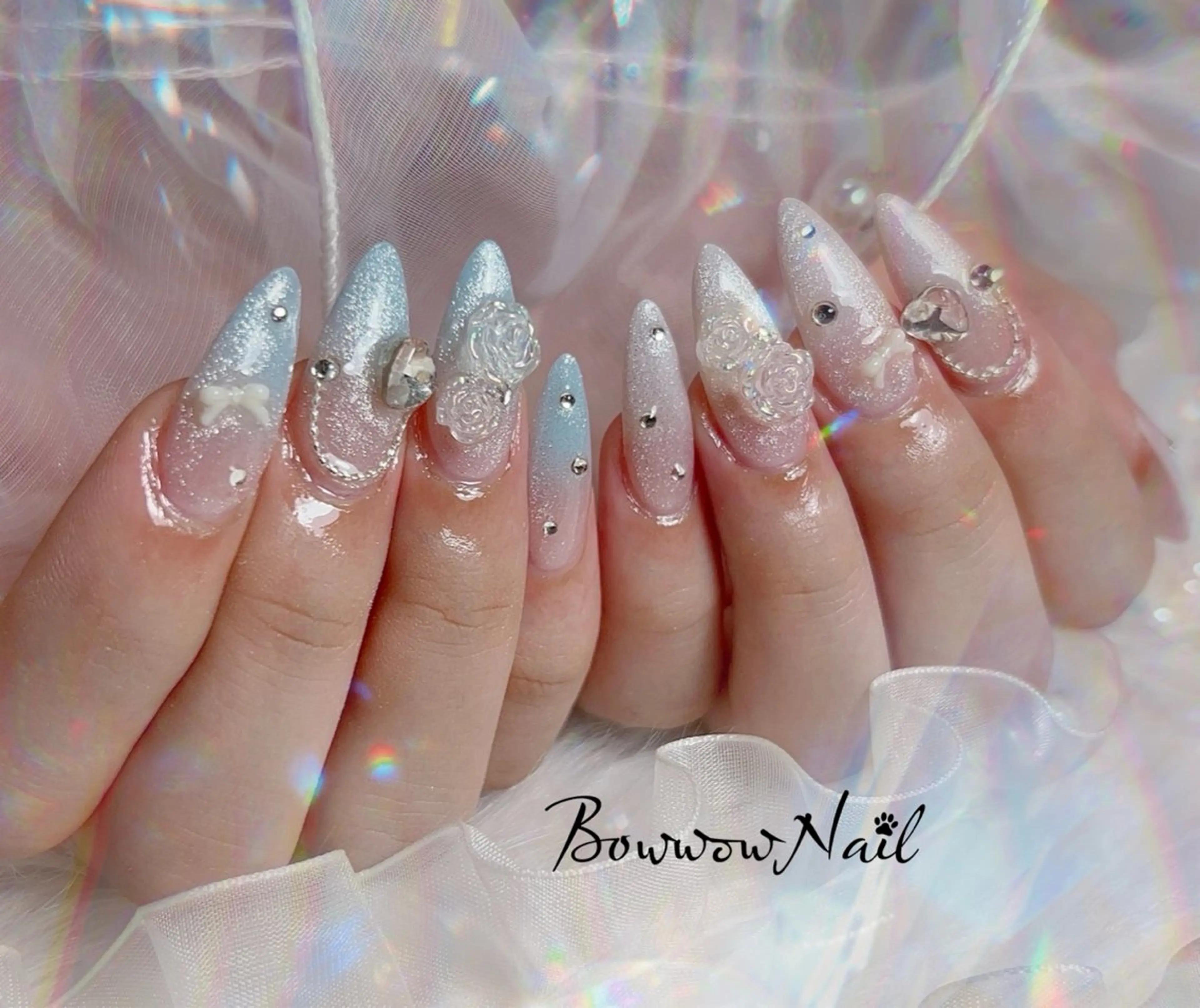 ネイル グラデーション キラキラネイル 韓国ネイル マグネットネイル リボン ハンドネイル Bow wow Nail さや🧸のネイルデザイン